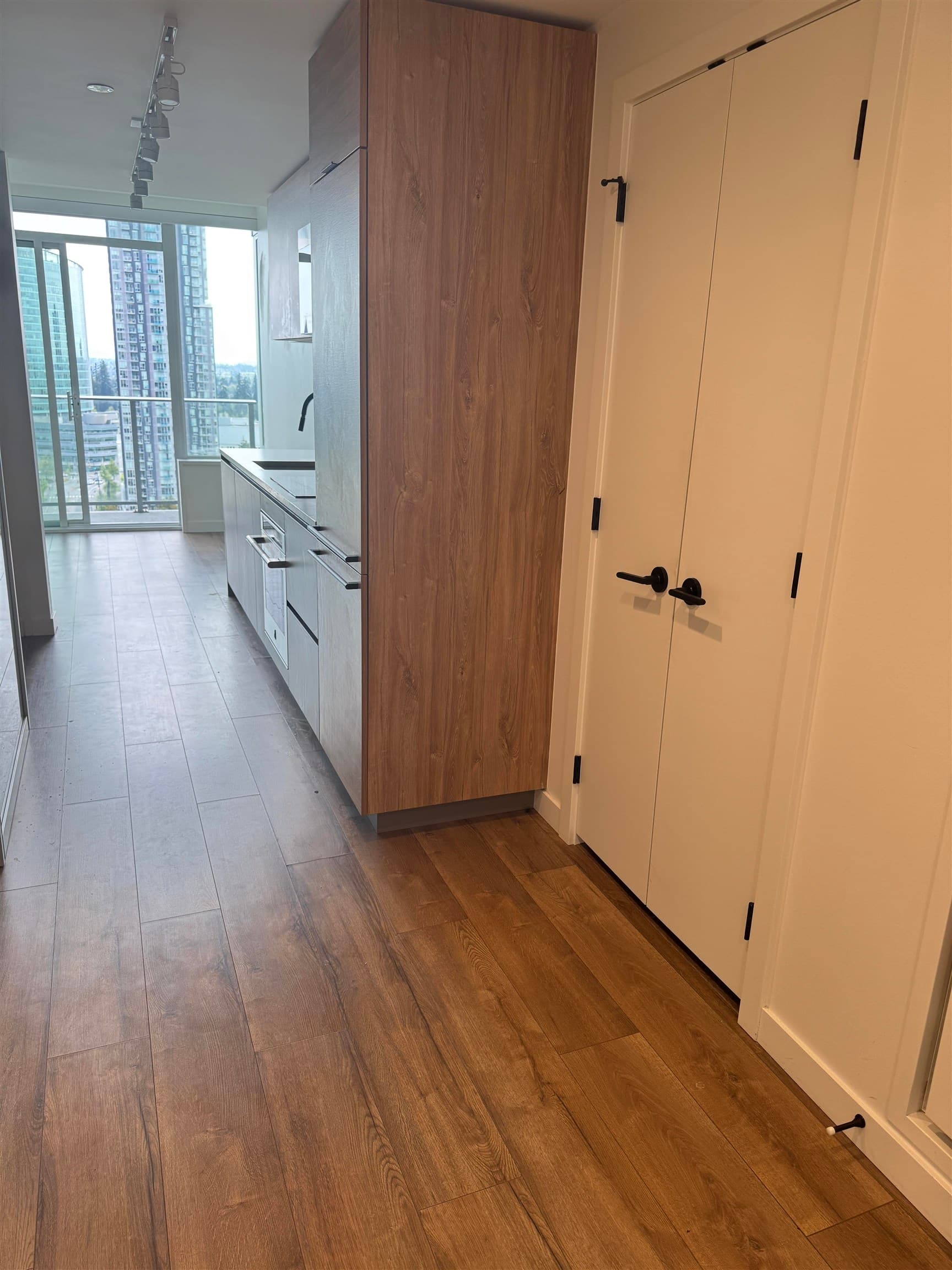 2109 - 13428 105 Avenue, Surrey, V3T 0S6 — photo 5