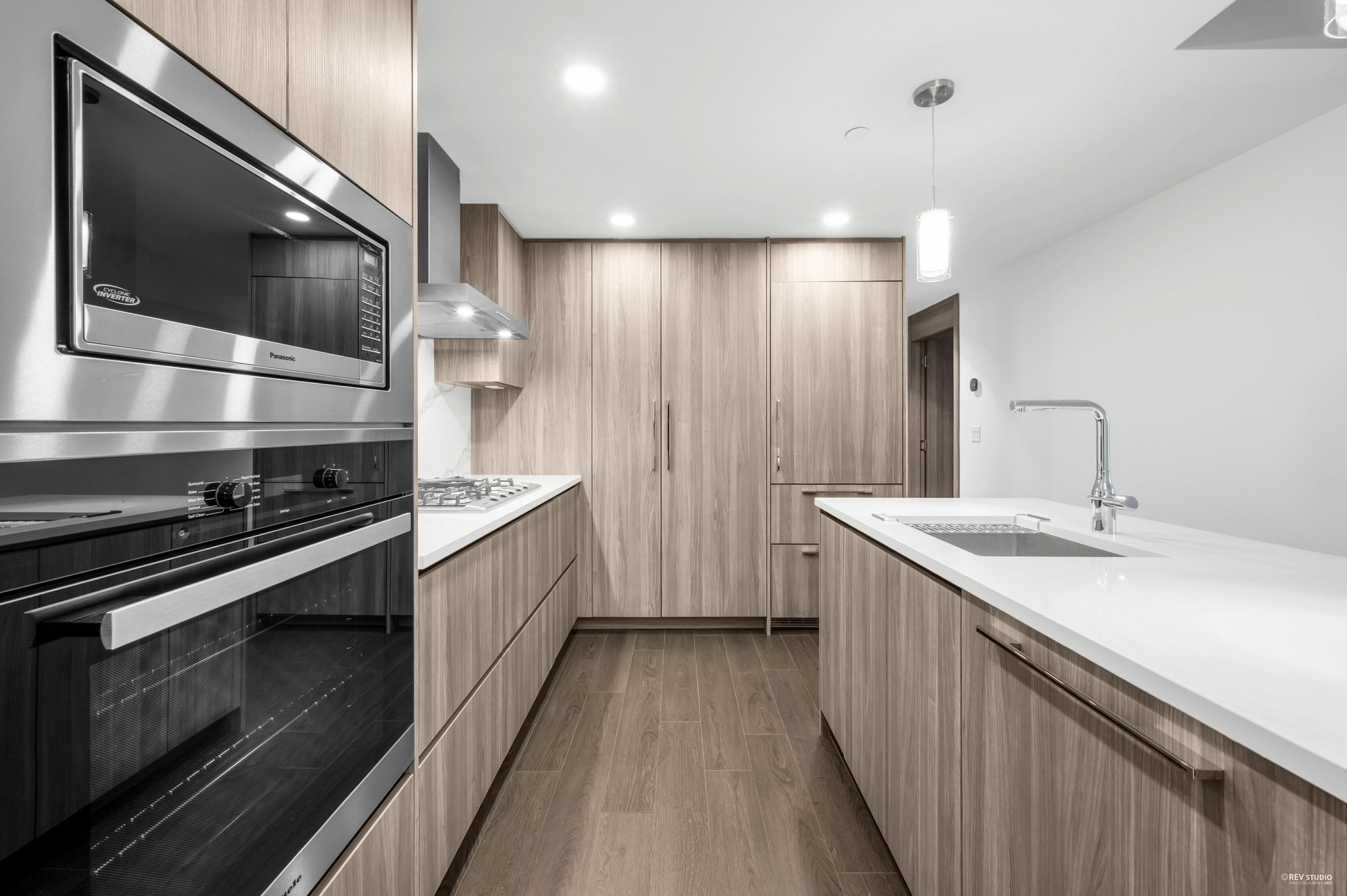 416 - 8611 Hazelbridge Way, Richmond, V6X 0W8 — photo 2