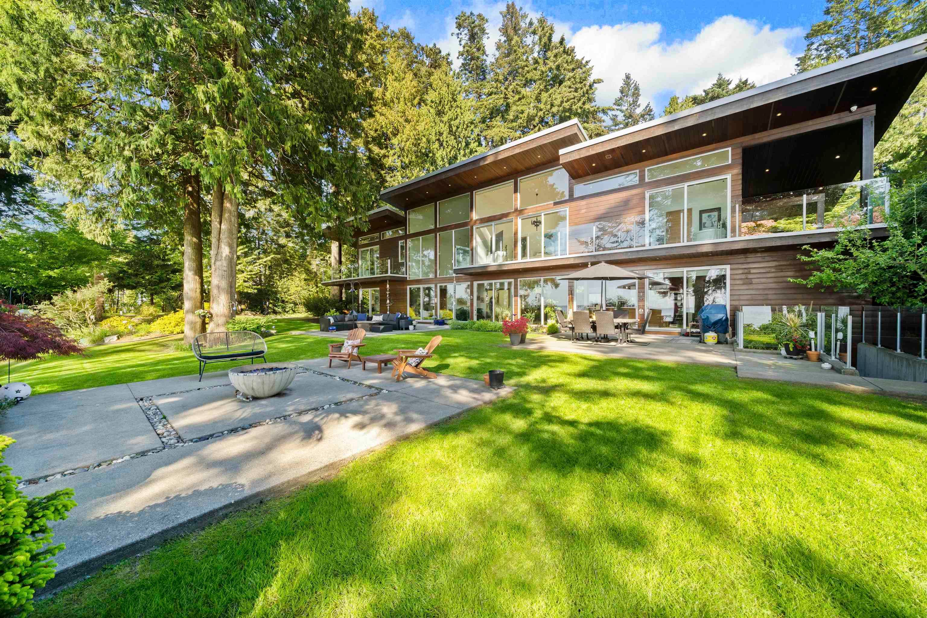2443 Christopherson Road, Surrey