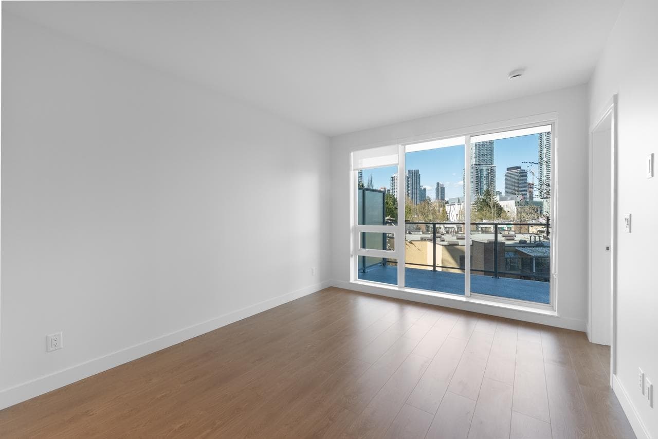 301 - 13387 Old Yale Road, Surrey, V3T 5A2 — photo 4