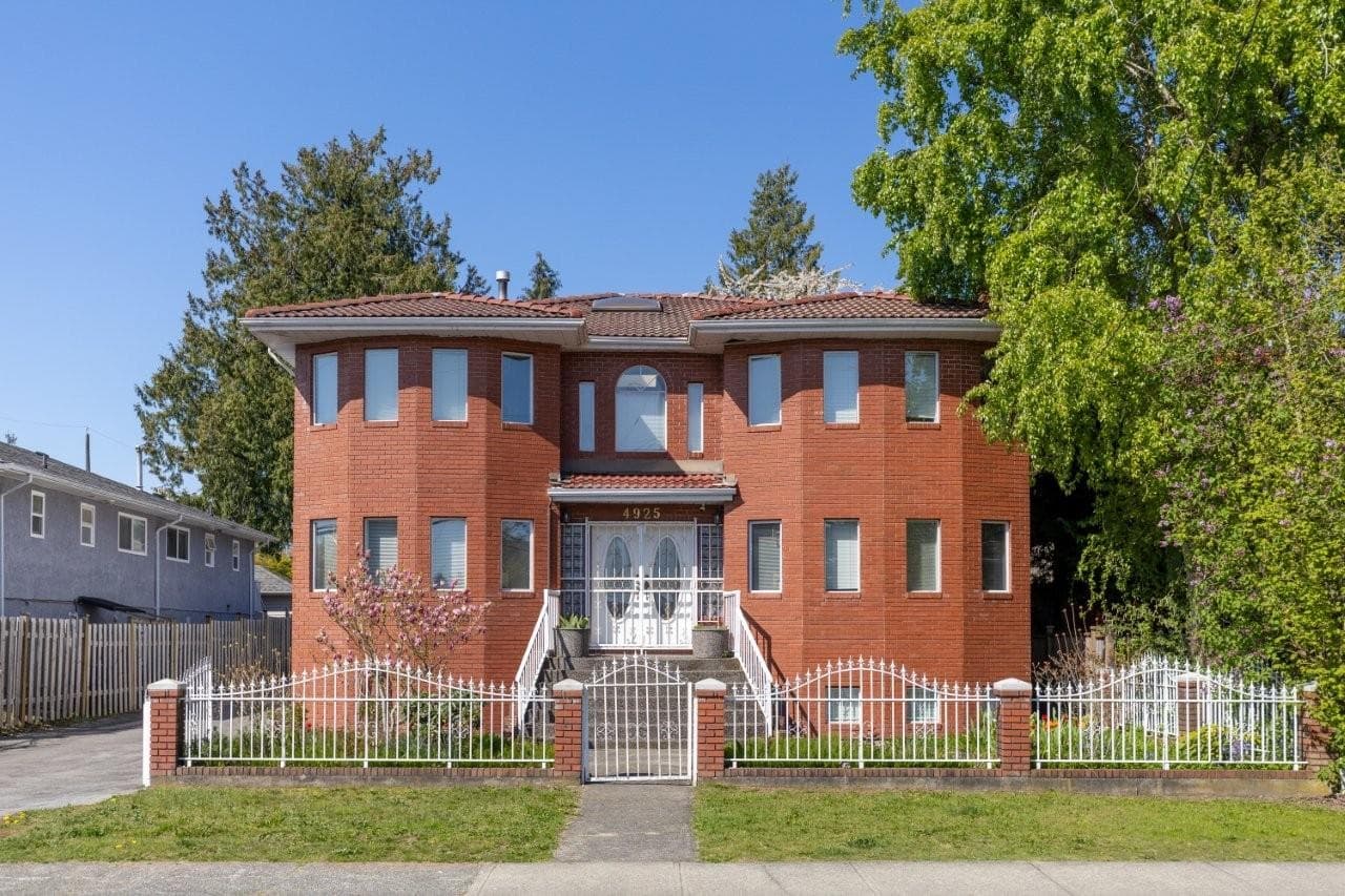 4925 Sidley Street, Burnaby