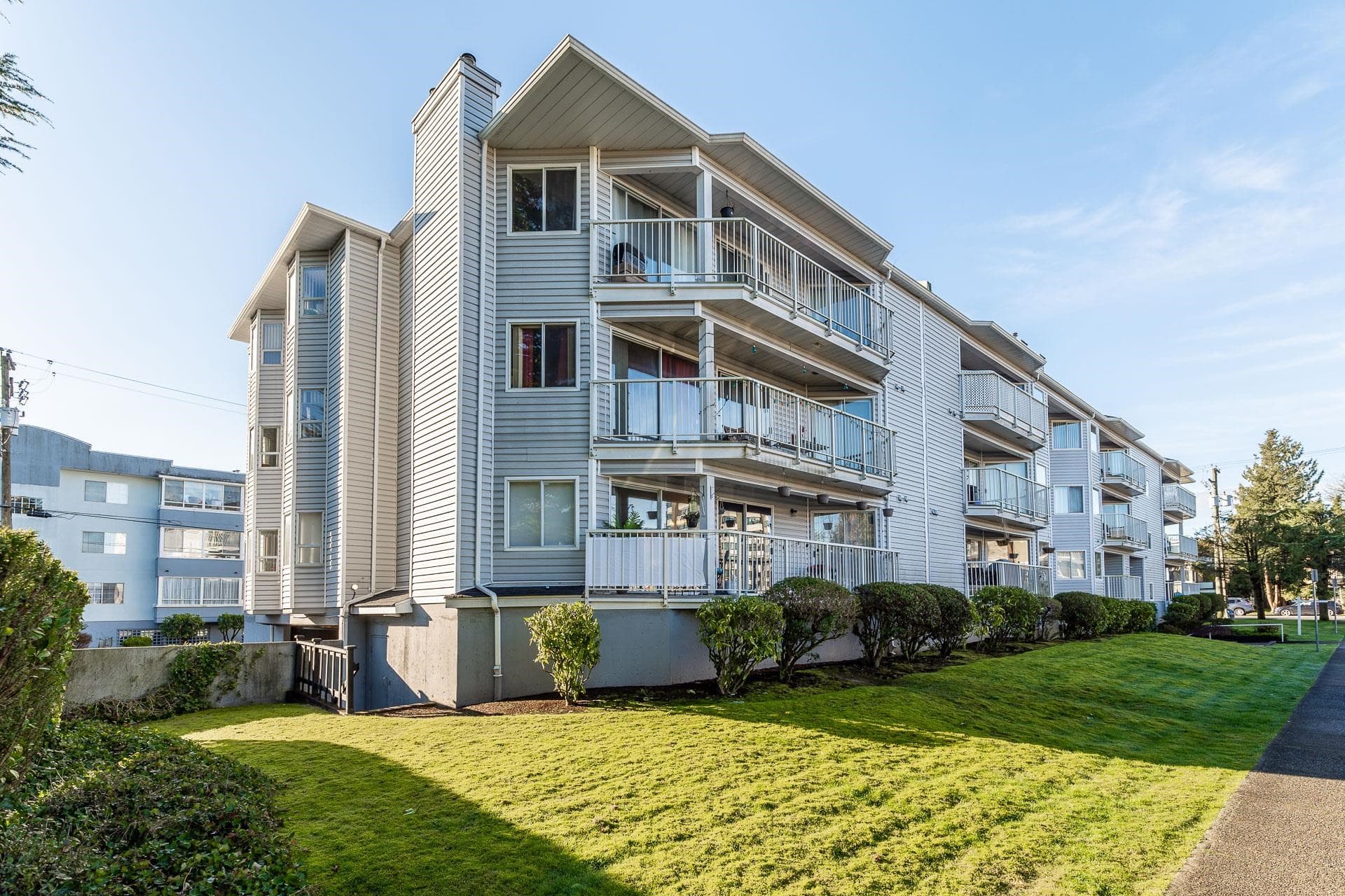 105 - 22222 119 Avenue, Maple Ridge, V2X 2Y9 — photo 2