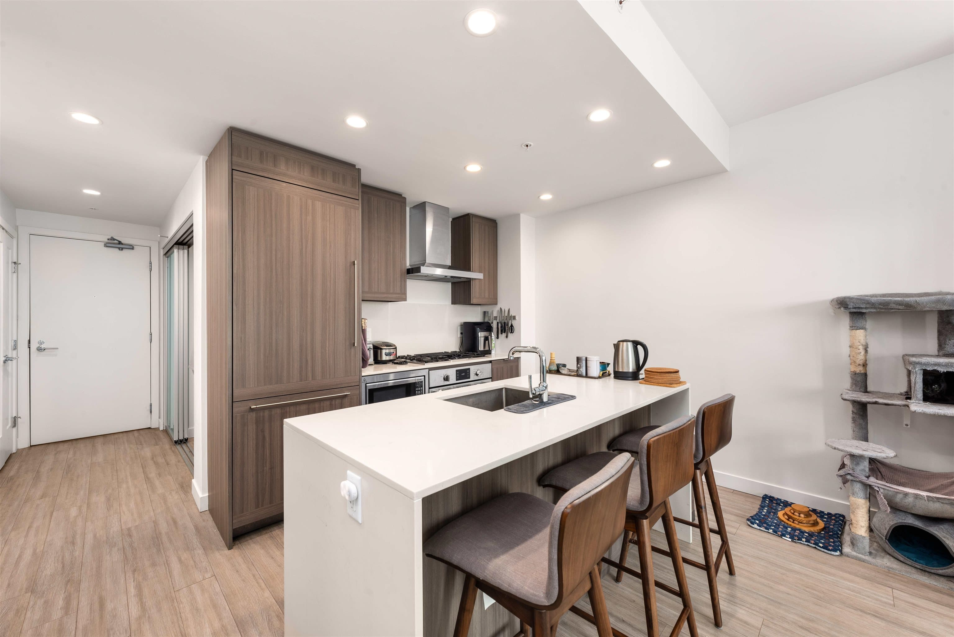 2104 - 2311 Beta Avenue, Burnaby, V5C 0M1 — photo 2