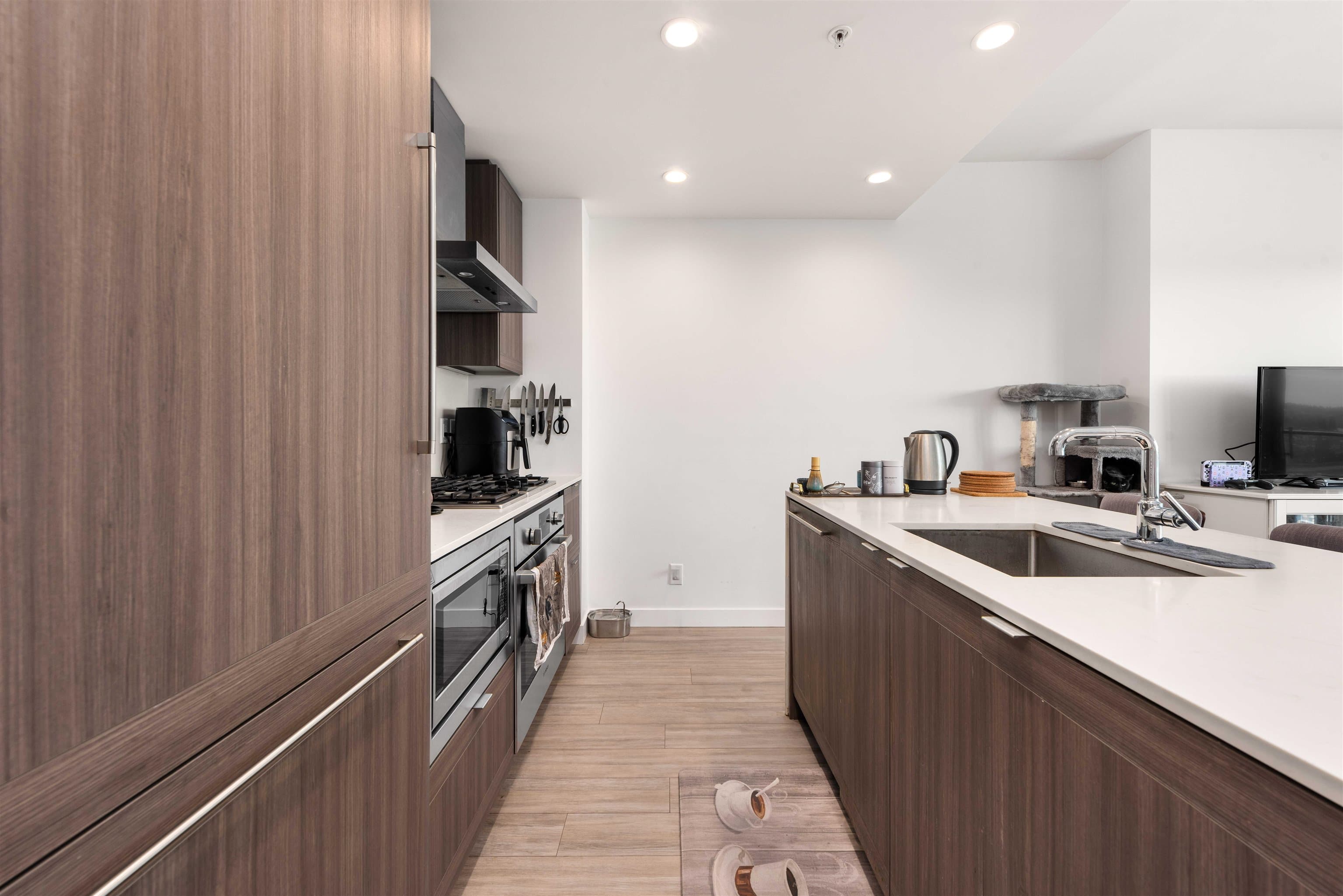 2104 - 2311 Beta Avenue, Burnaby, V5C 0M1 — photo 4