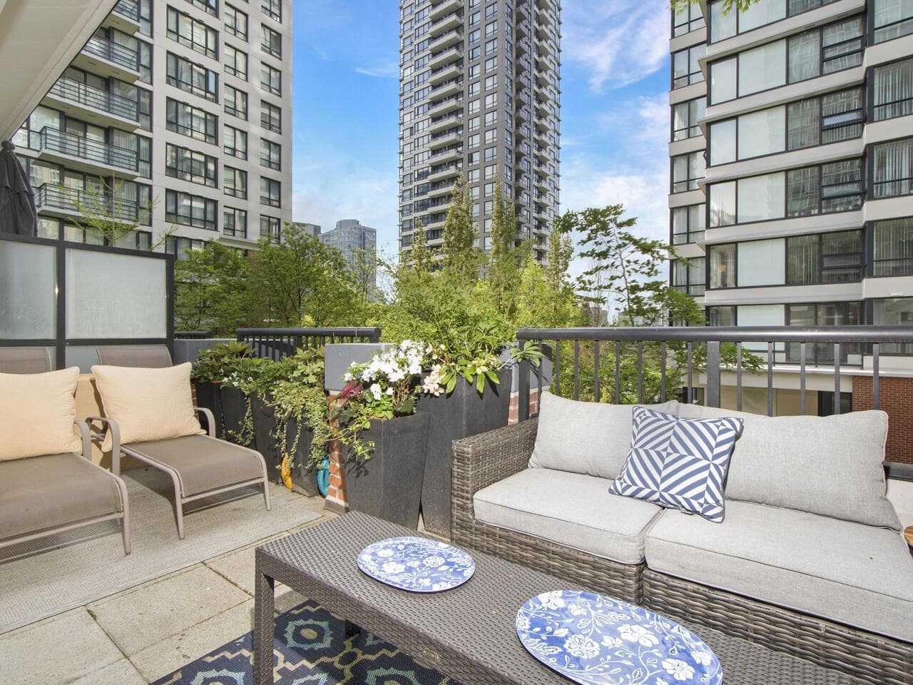 378 Smithe Street, Vancouver