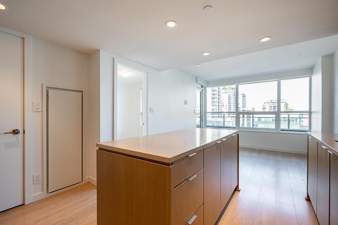 306 - 125 E 14th Street, Vancouver, V7L 0E6 — photo 3