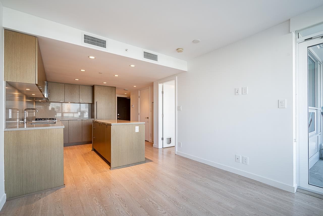 306 - 125 E 14th Street, Vancouver, V7L 0E6 — photo 5