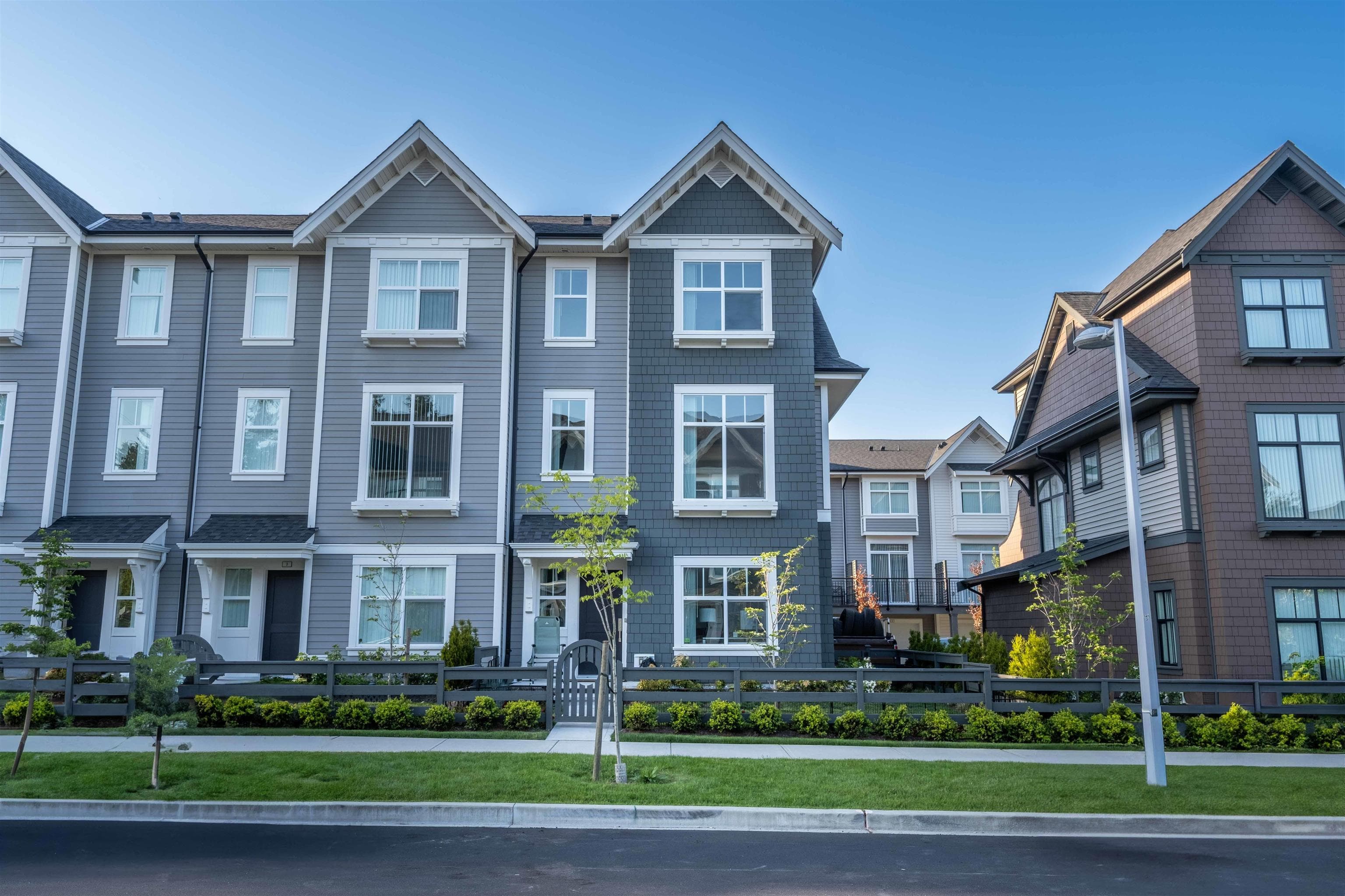 4 - 14151 58a Avenue, Surrey, V3X 0L1 — photo 1