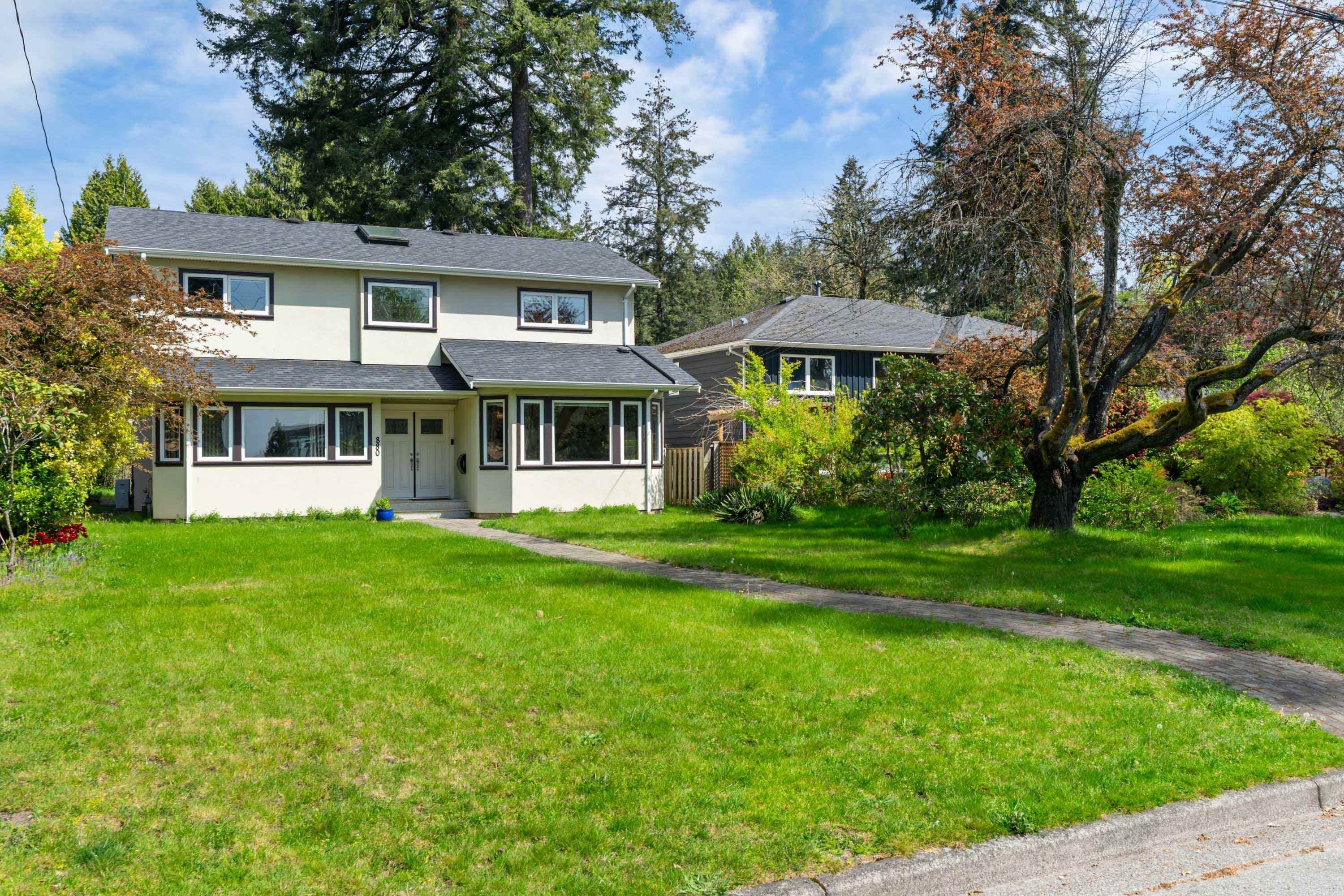880 W 19th Street, North Vancouver, V7P 1Z8 — photo 2