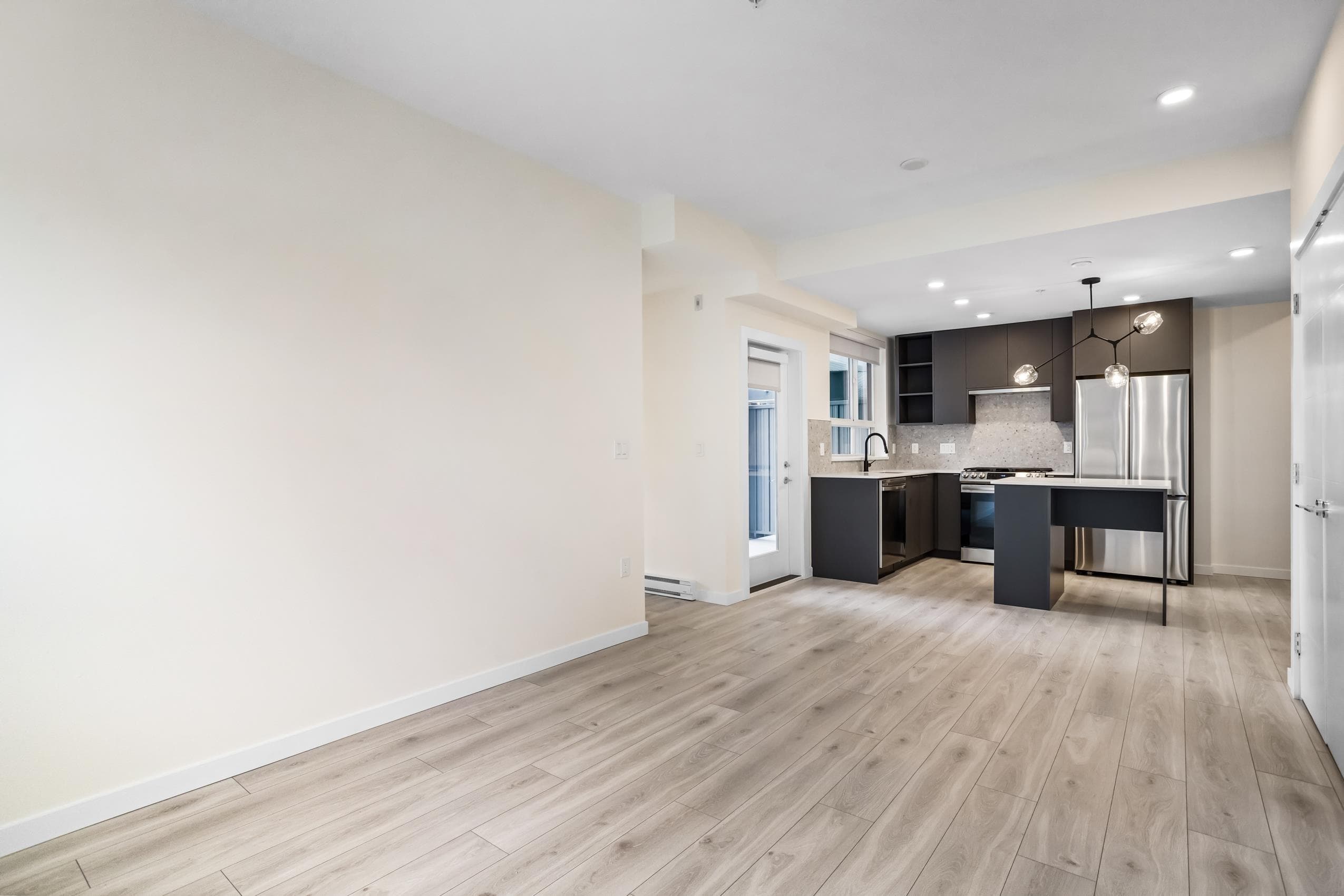 301 - 7920 206 Street, Langley, V3A 8S5 — photo 2