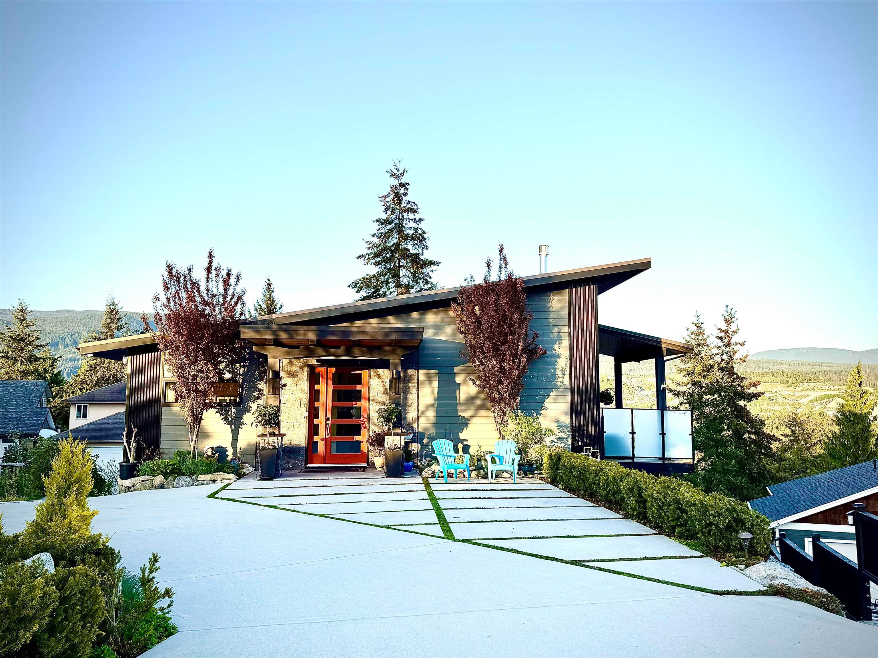 5769 Genni's Way, Sechelt