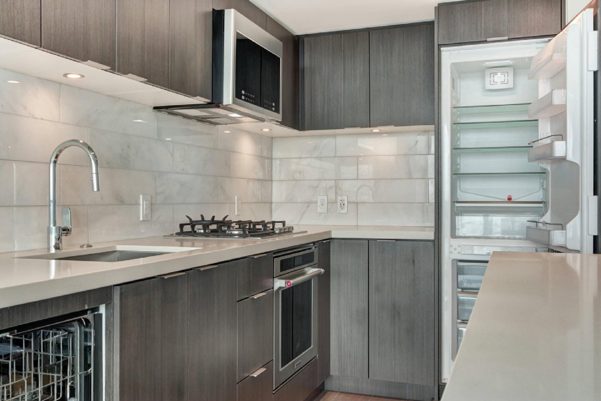 1801 - 8189 Cambie Street, Vancouver, V6P 0G6 — photo 2