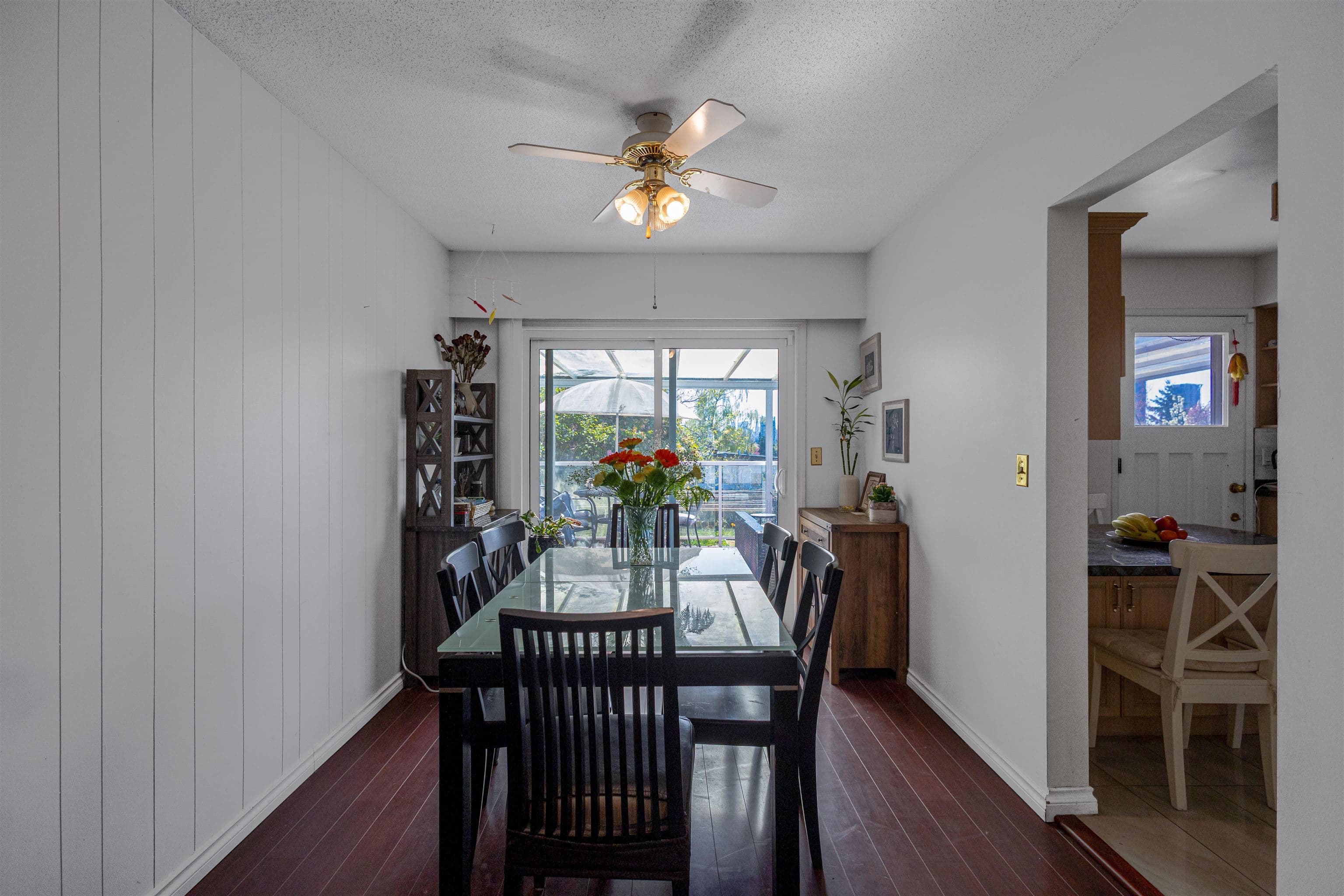 5540 Parker Street, Burnaby, V5B 1Z7 — photo 5