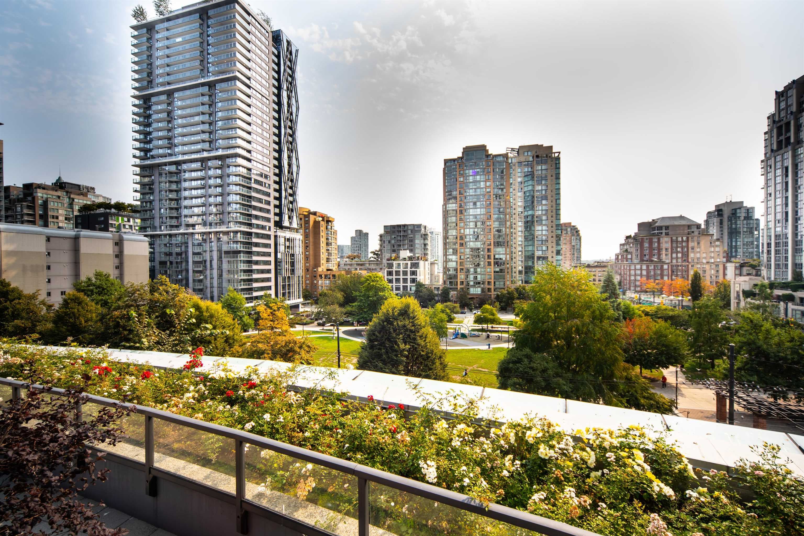 2302 - 1199 Seymour Street, Vancouver, V6B 1K3 — photo 1