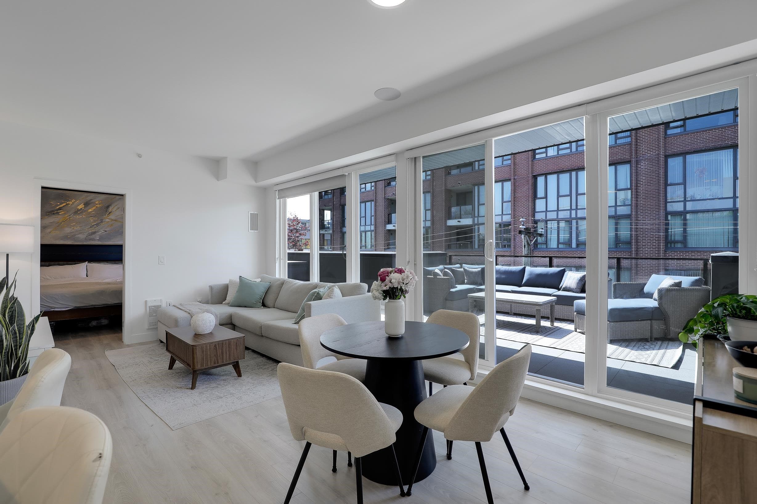 401 - 2688 Duke Street, Vancouver, V5R 4S9 — photo 1