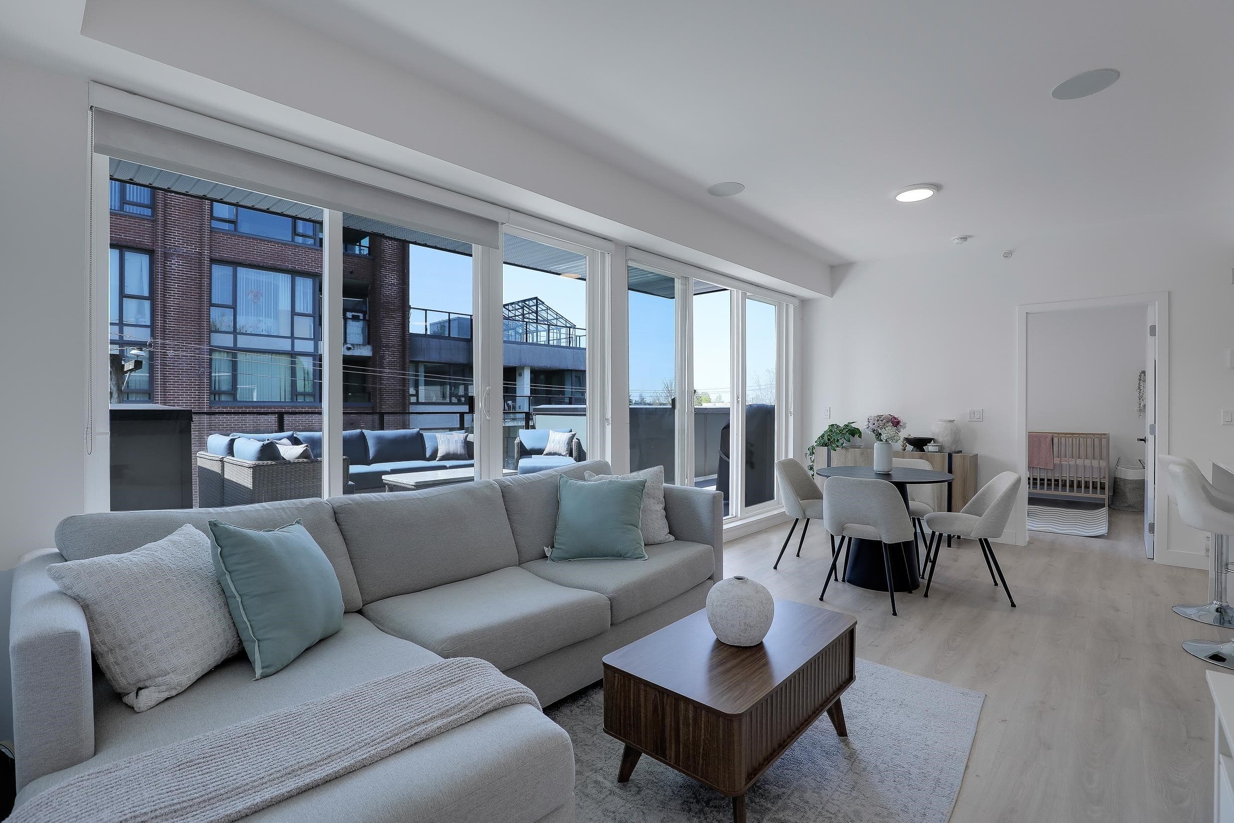 401 - 2688 Duke Street, Vancouver, V5R 4S9 — photo 4