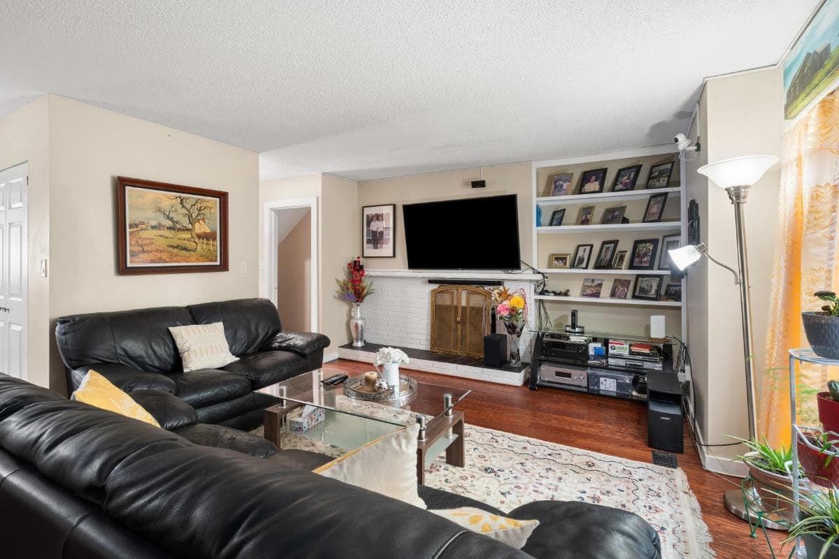 883 Old Lillooet Road, North Vancouver, V7J 2H6 — photo 2