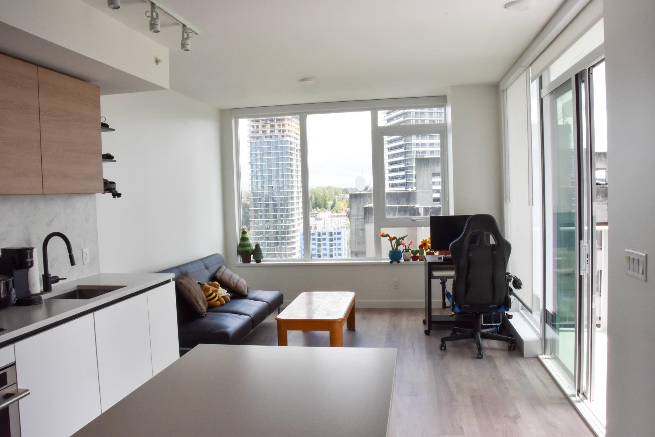 1608 - 10448 University Drive, Surrey, V3T 0S7 — photo 2