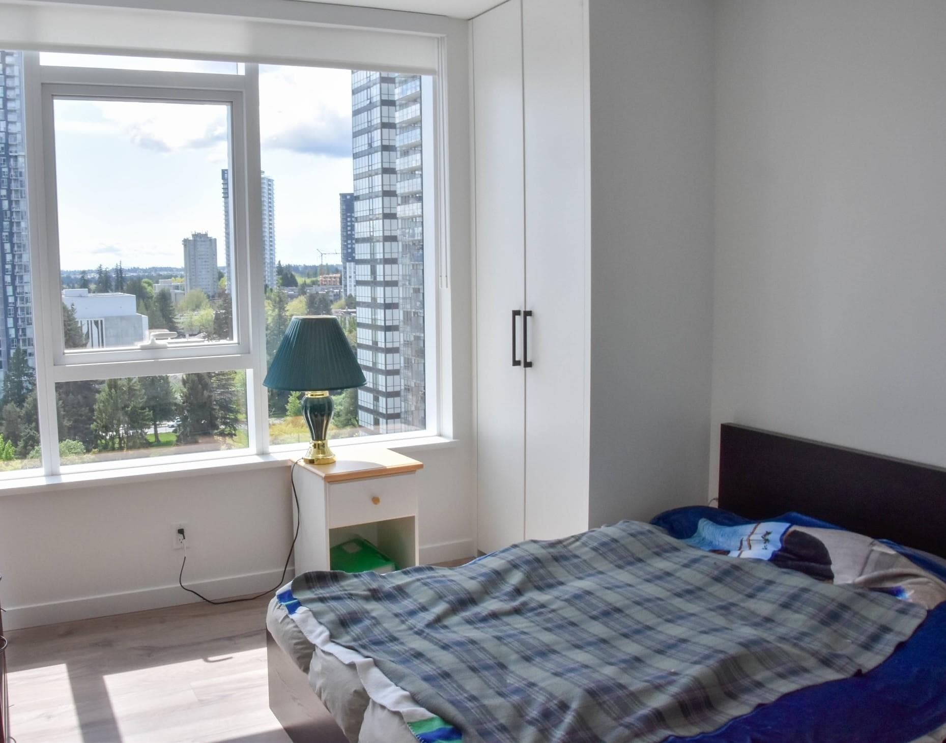 1608 - 10448 University Drive, Surrey, V3T 0S7 — photo 4