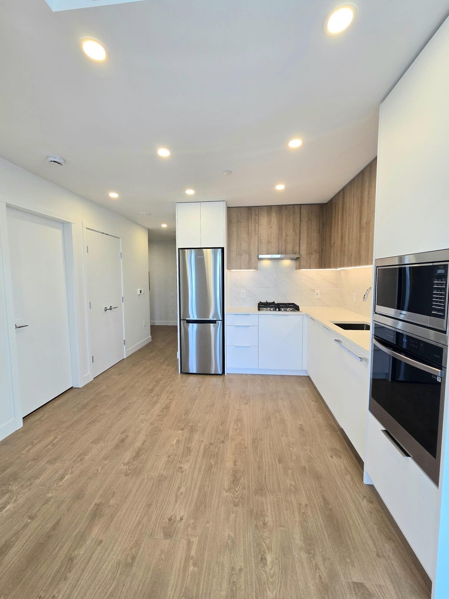 1102 - 13387 Old Yale Road, Surrey, V3T 5A4 — photo 5