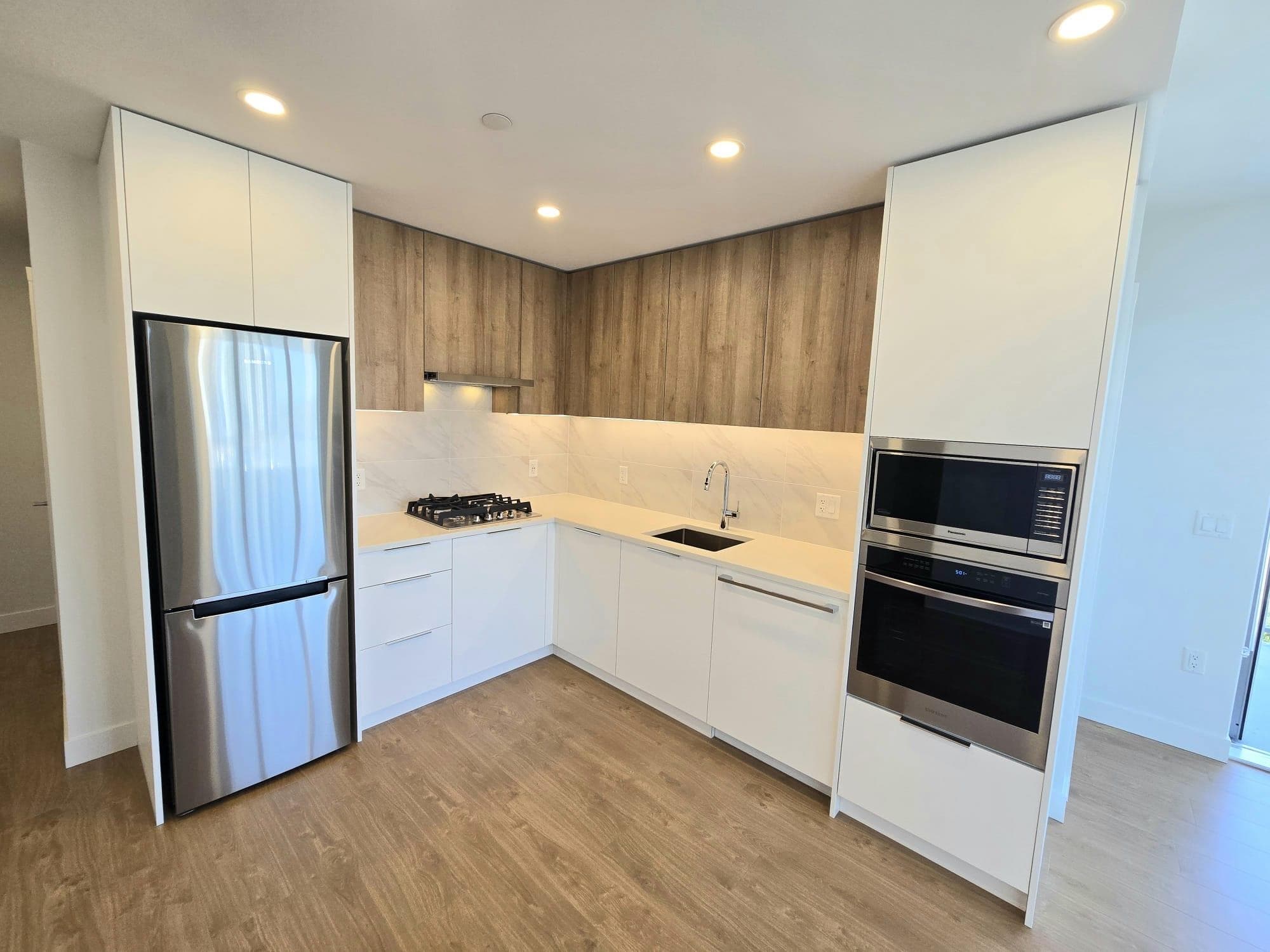 1102 - 13387 Old Yale Road, Surrey, V3T 5A4 — photo 4
