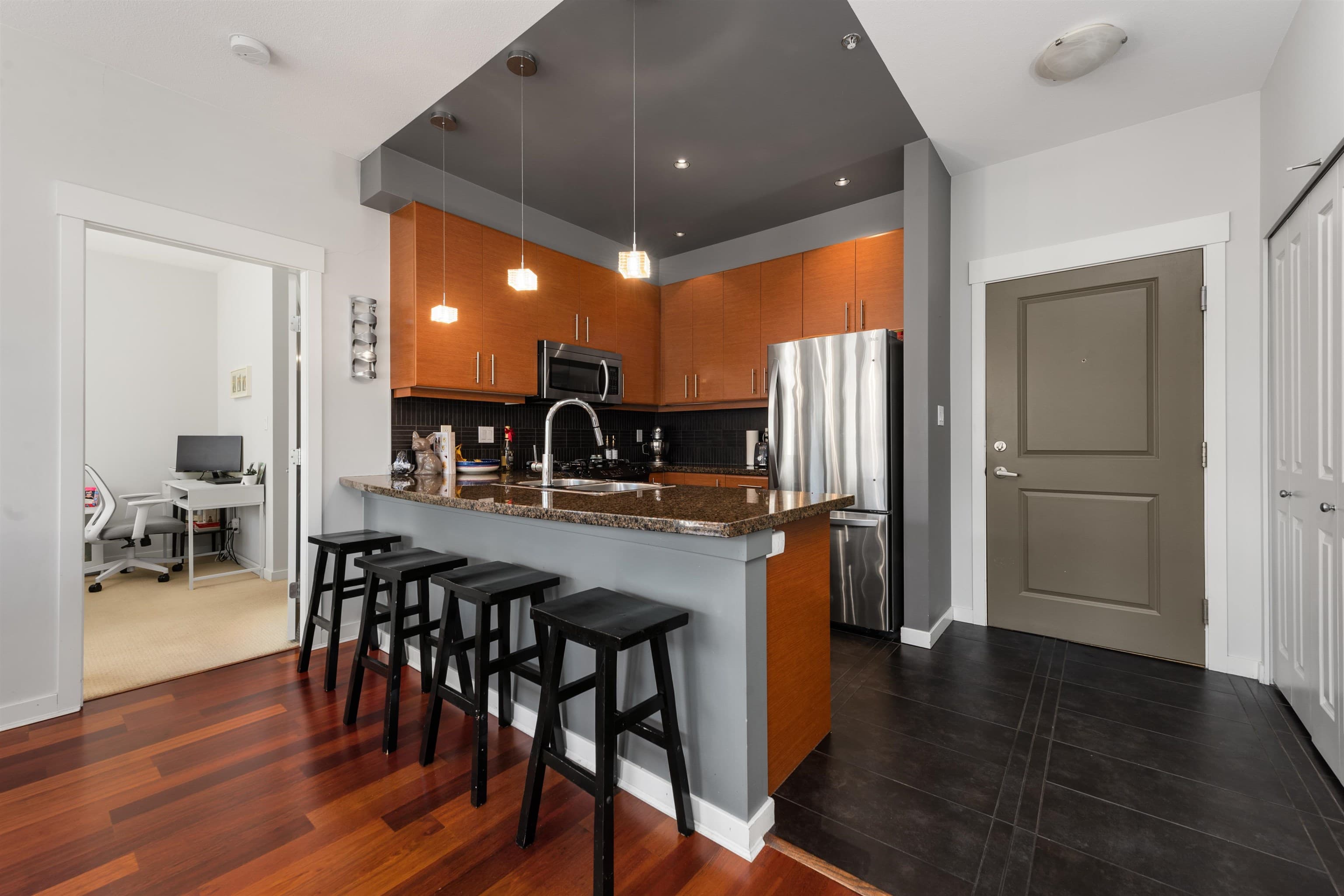 304 - 1704 56 Street, Delta, V4L 2R2 — photo 2