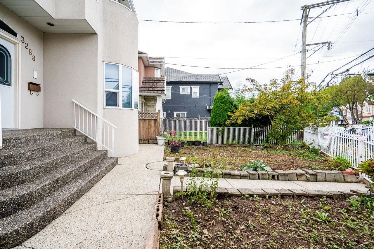 3288 School Avenue, Vancouver, V5R 5N5 — photo 2