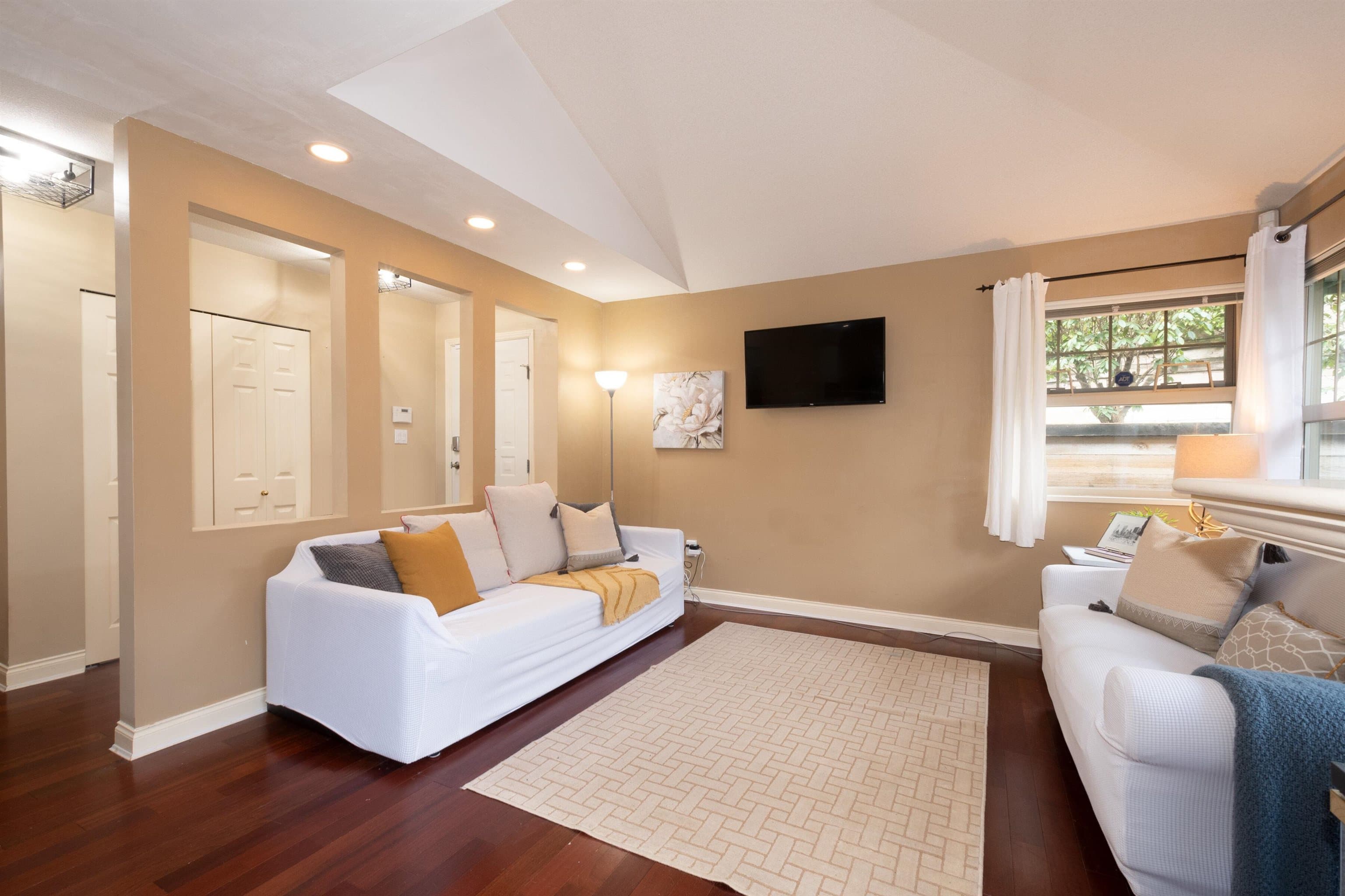 20 - 65 Foxwood Drive, Port Moody, V3H 4Z5 — photo 2