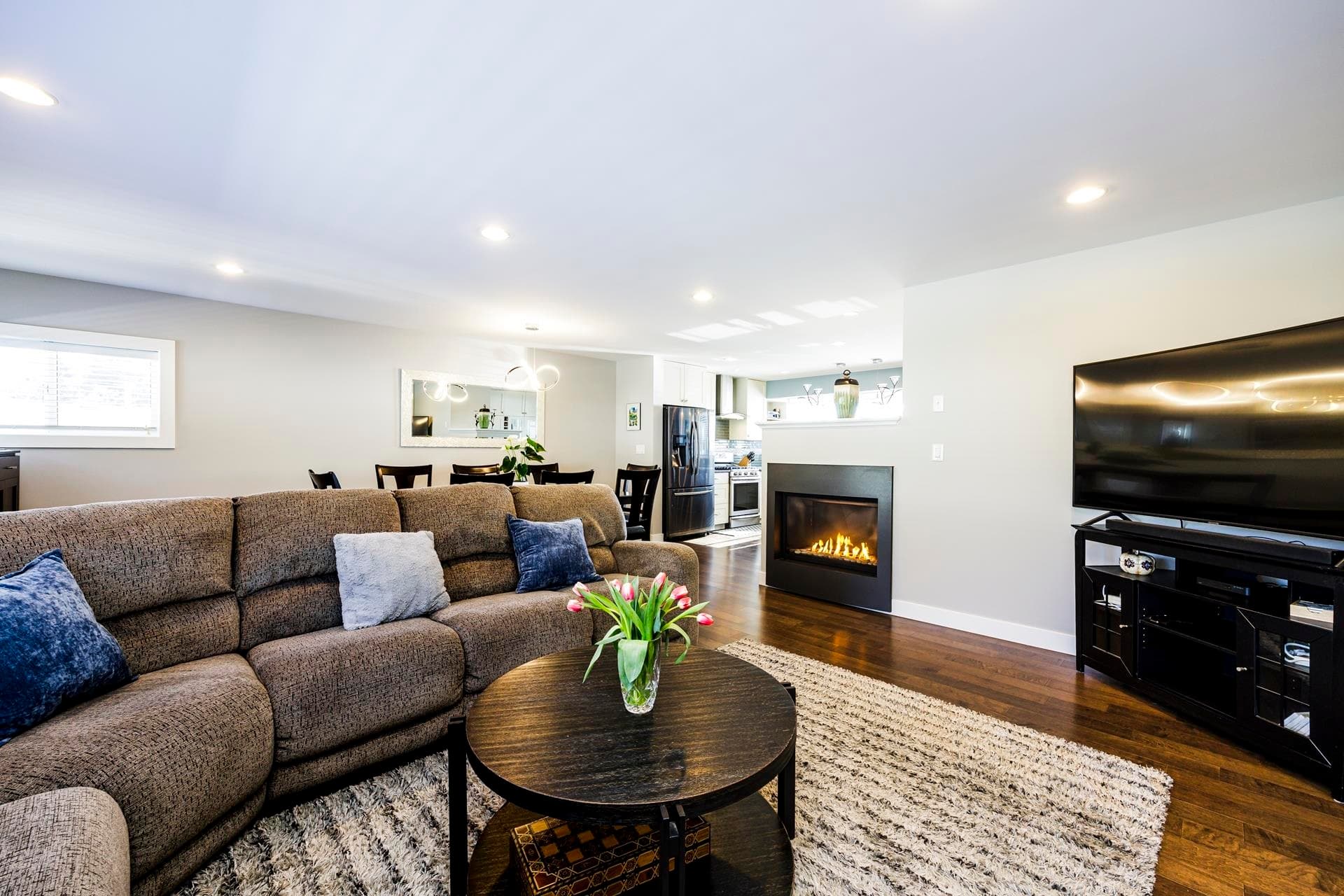 887 E 17th Street, North Vancouver, V7L 2X2 — photo 2