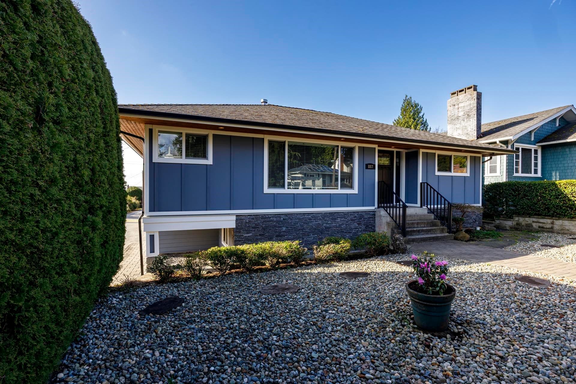887 E 17th Street, North Vancouver, V7L 2X2 — photo 1