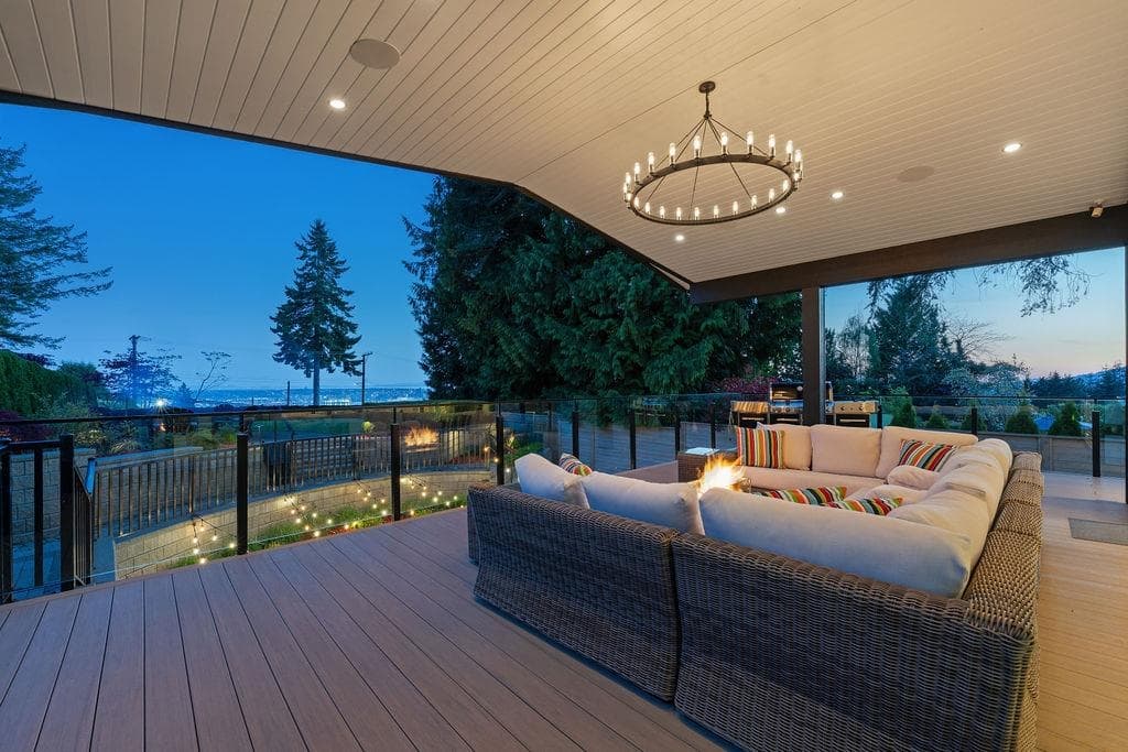 105 Monte Vista Court, North Vancouver, V7N 4N1 — photo 2
