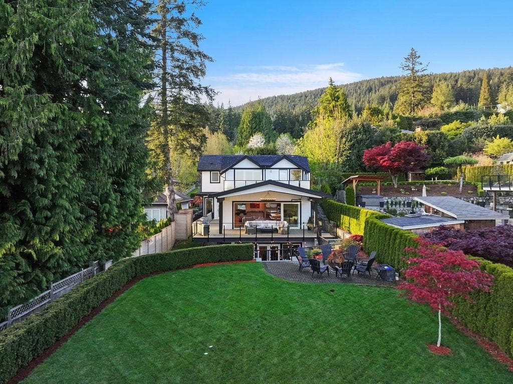 105 Monte Vista Court, North Vancouver, V7N 4N1 — photo 3