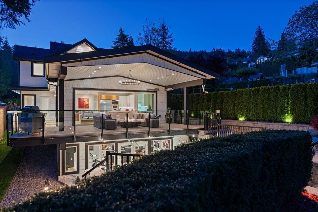 105 Monte Vista Court, North Vancouver, V7N 4N1 — photo 4