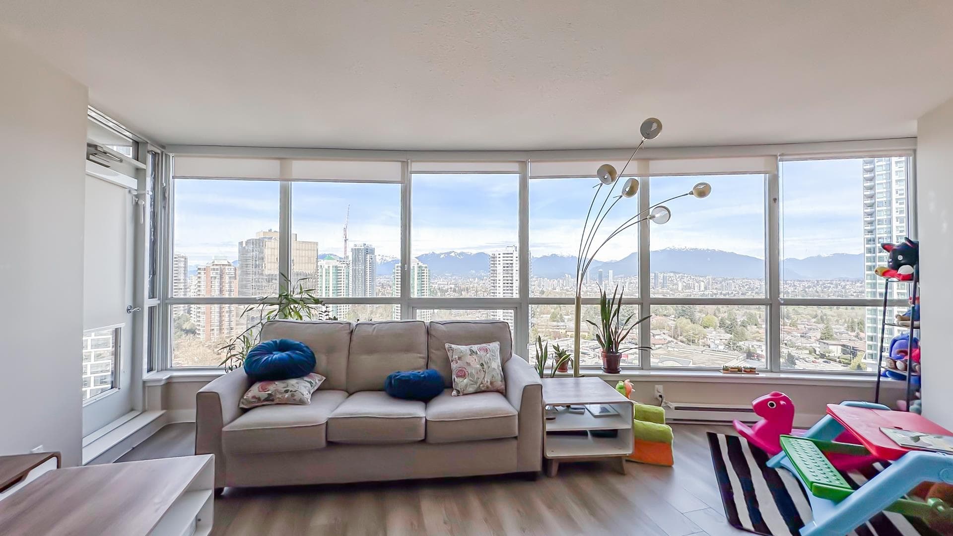 2206 - 6088 Willingdon Avenue, Burnaby, V5H 4V2 — photo 5