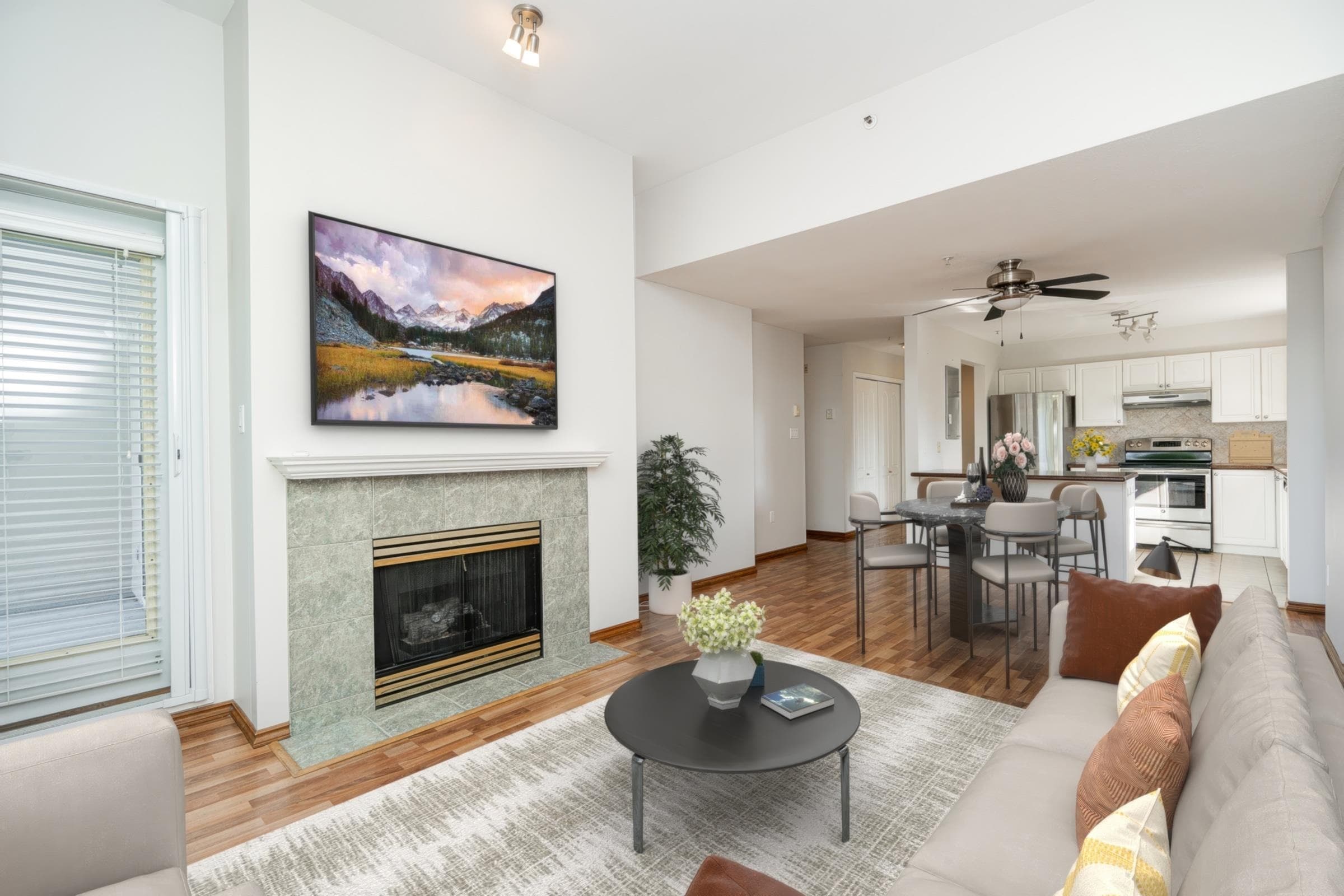 403 - 2559 Parkview Lane, Port Coquitlam, V3C 6M1 — photo 4
