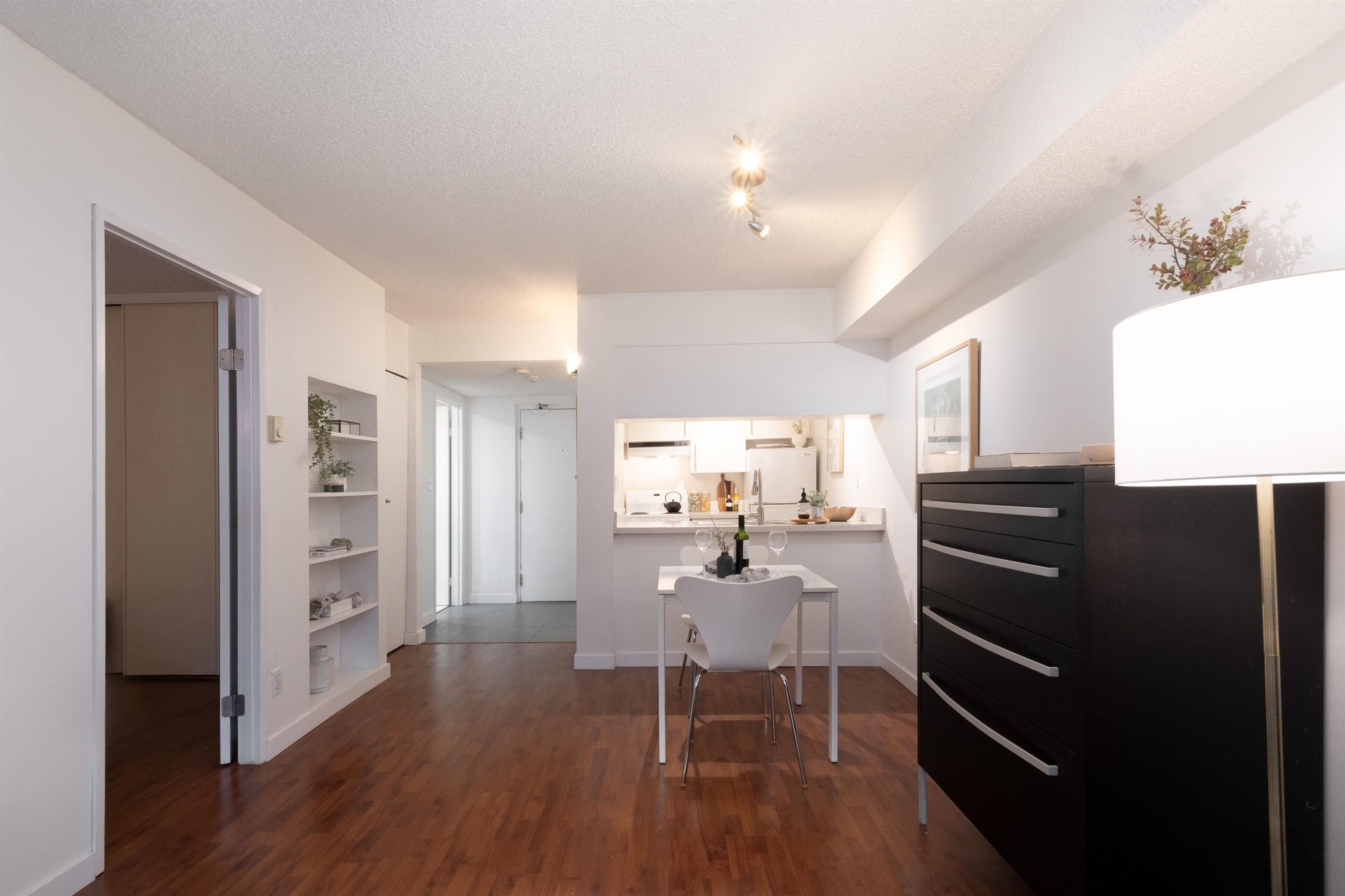 201 - 1270 Robson Street, Vancouver, V6E 3Z6 — photo 3