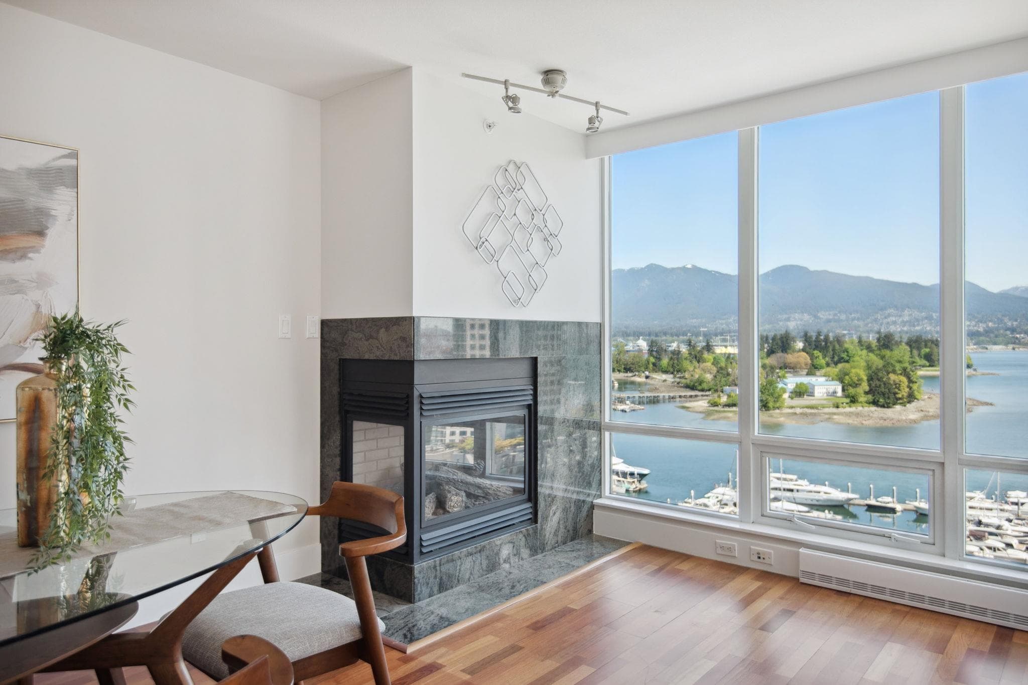 1402 - 499 Broughton Street, Vancouver, V6G 3K1 — photo 4