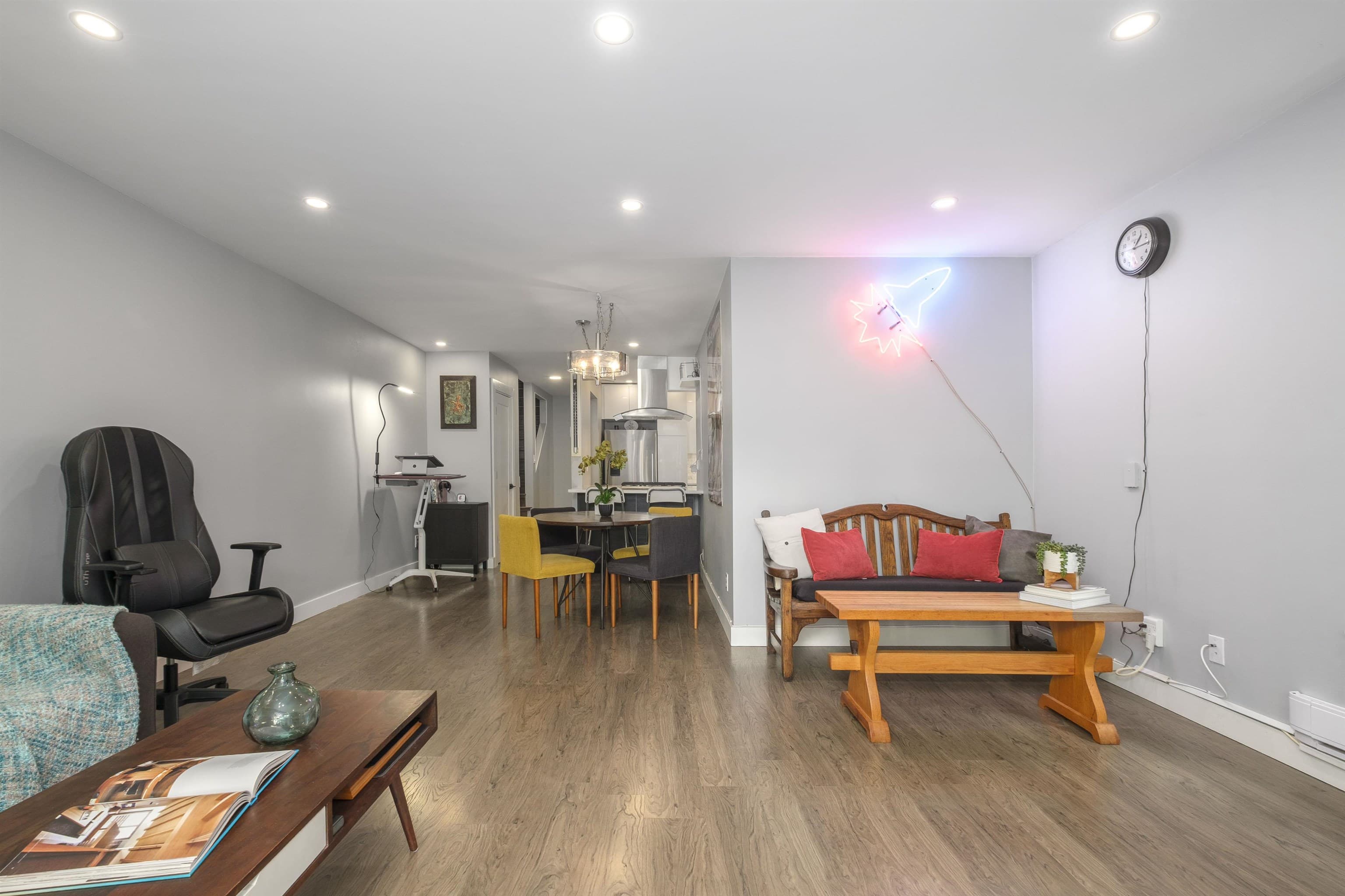 2433 W 6th Avenue, Vancouver, V6K 1W2 — photo 2