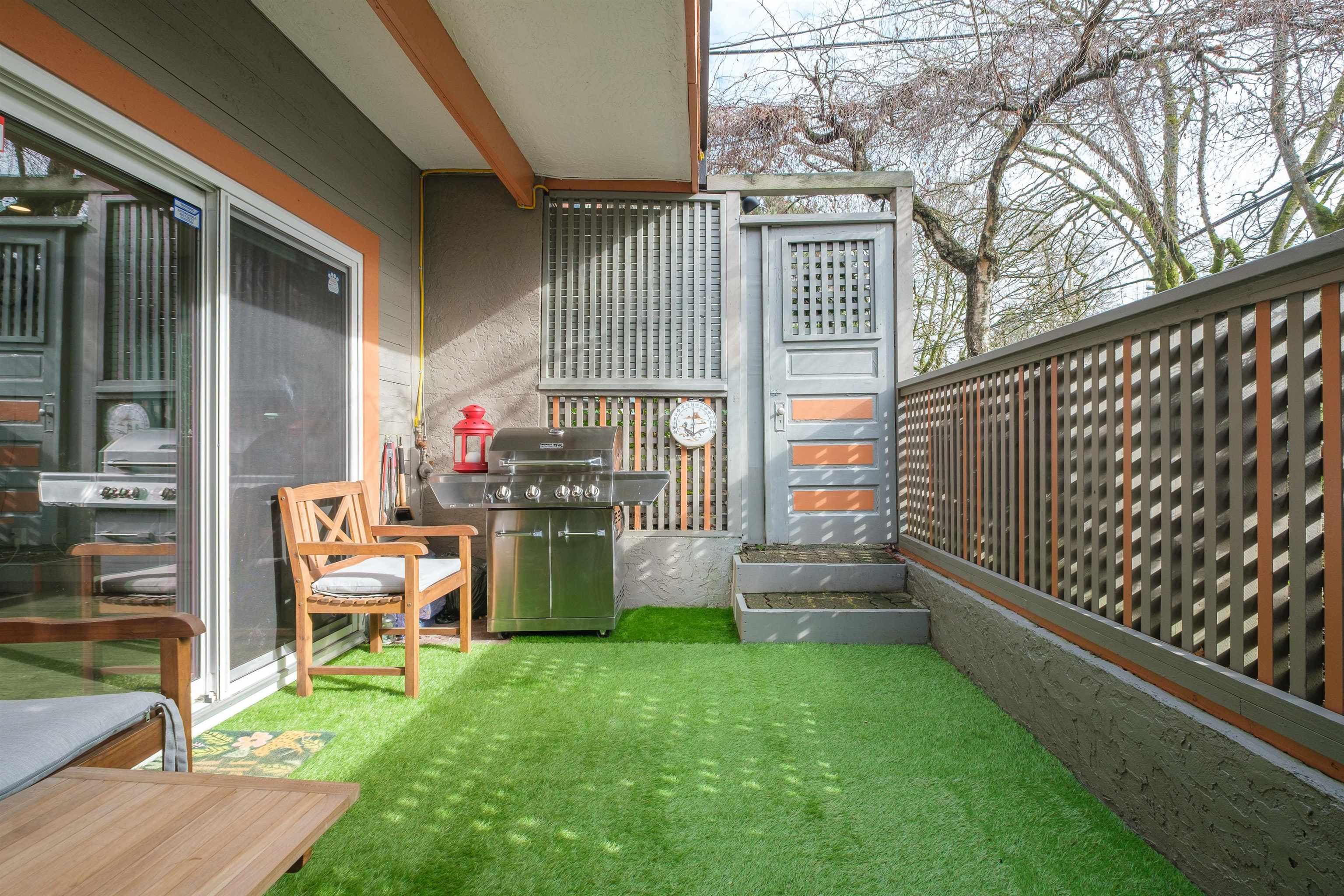2433 W 6th Avenue, Vancouver