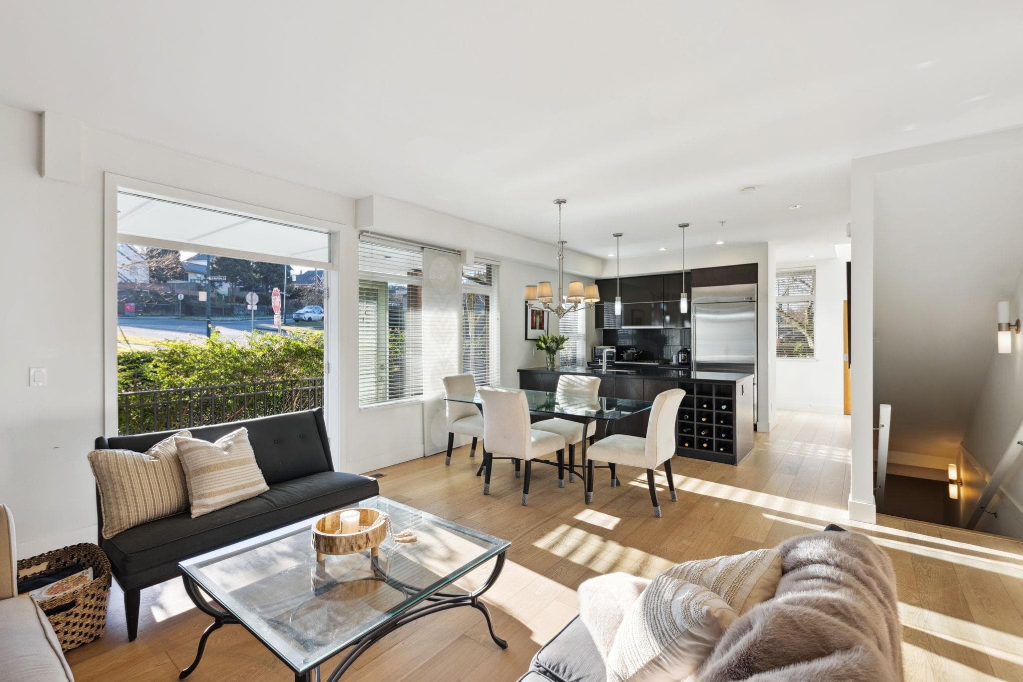 2925 Wall Street, Vancouver, V5K 0A6 — photo 2