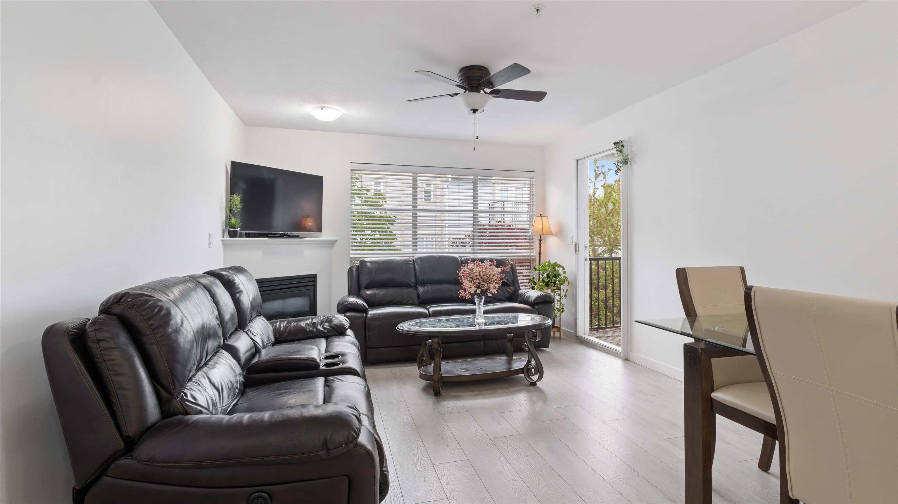 301 - 12083 92a Avenue, Surrey, V3V 8C8 — photo 2