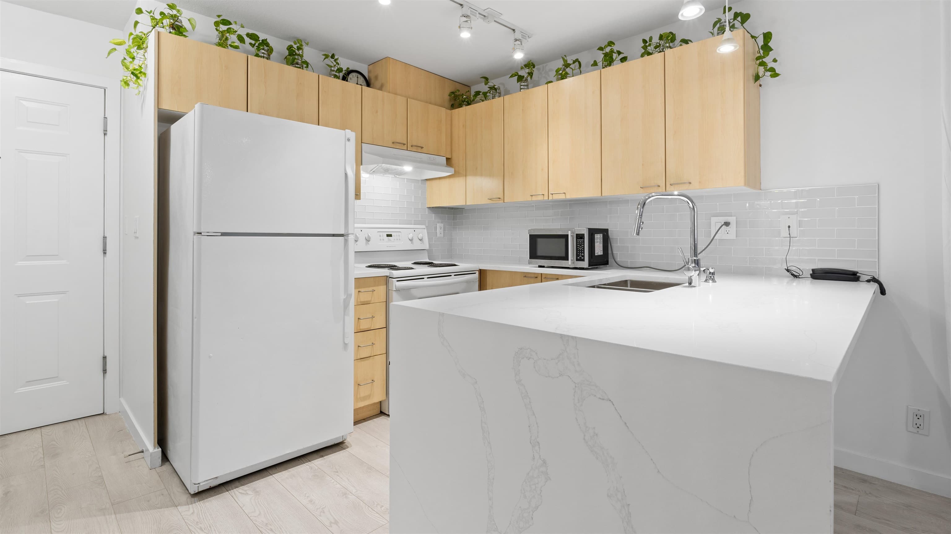 301 - 12083 92a Avenue, Surrey, V3V 8C8 — photo 3