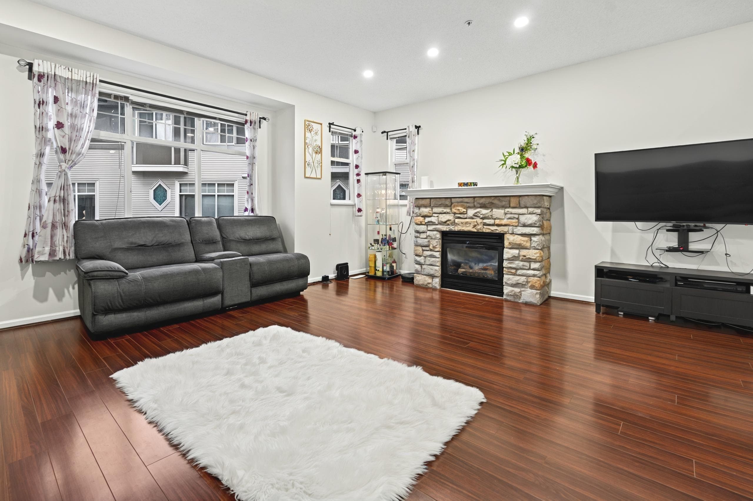 57 - 1010 Ewen Avenue, New Westminster, V3M 5C9 — photo 3