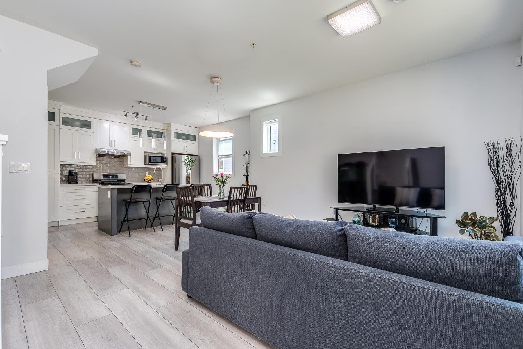 2 - 1023 Third Avenue, New Westminster, V3M 1P6 — photo 4