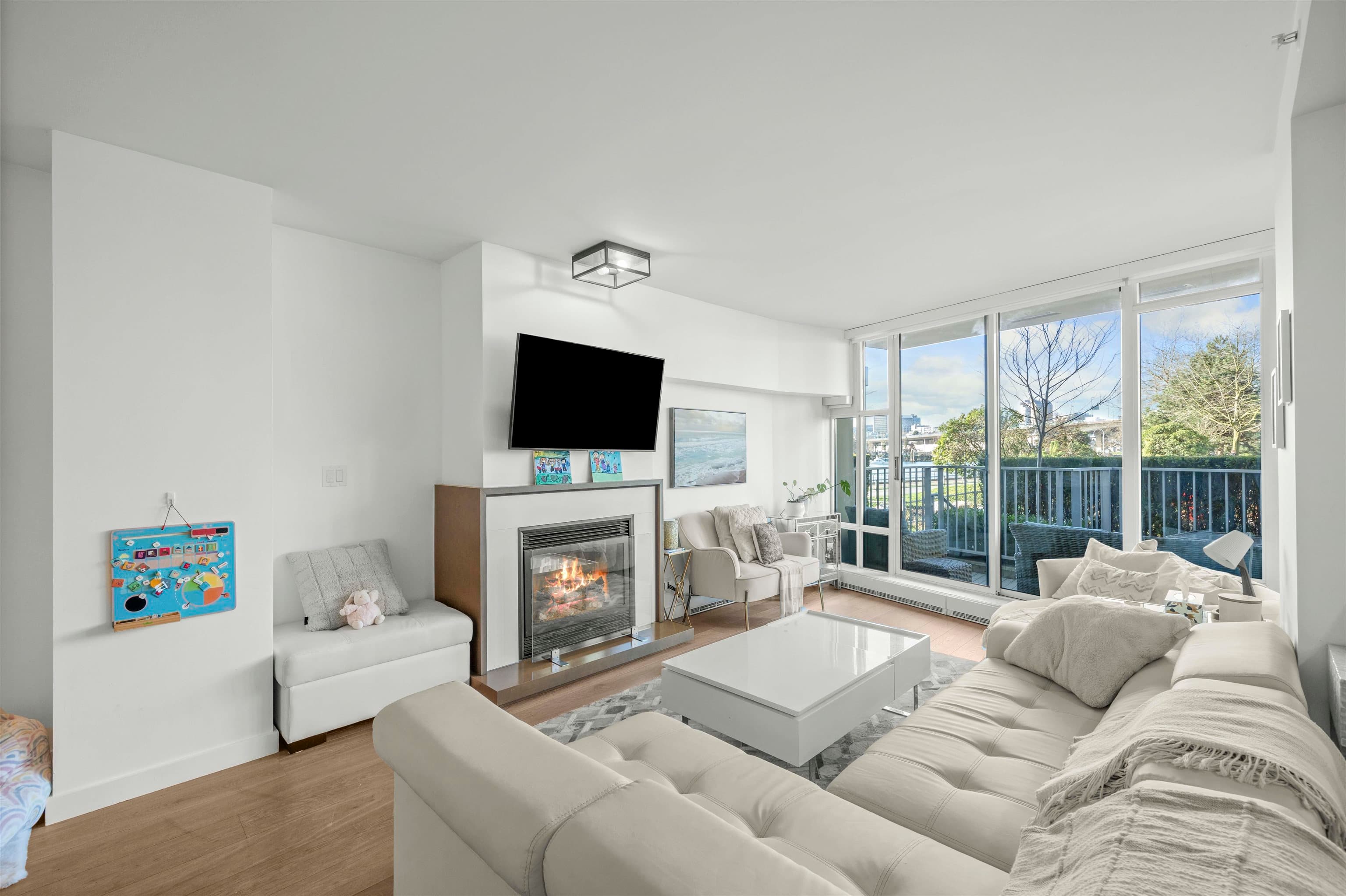 106 - 8 Smithe Mews, Vancouver, V6B 0A5 — photo 3