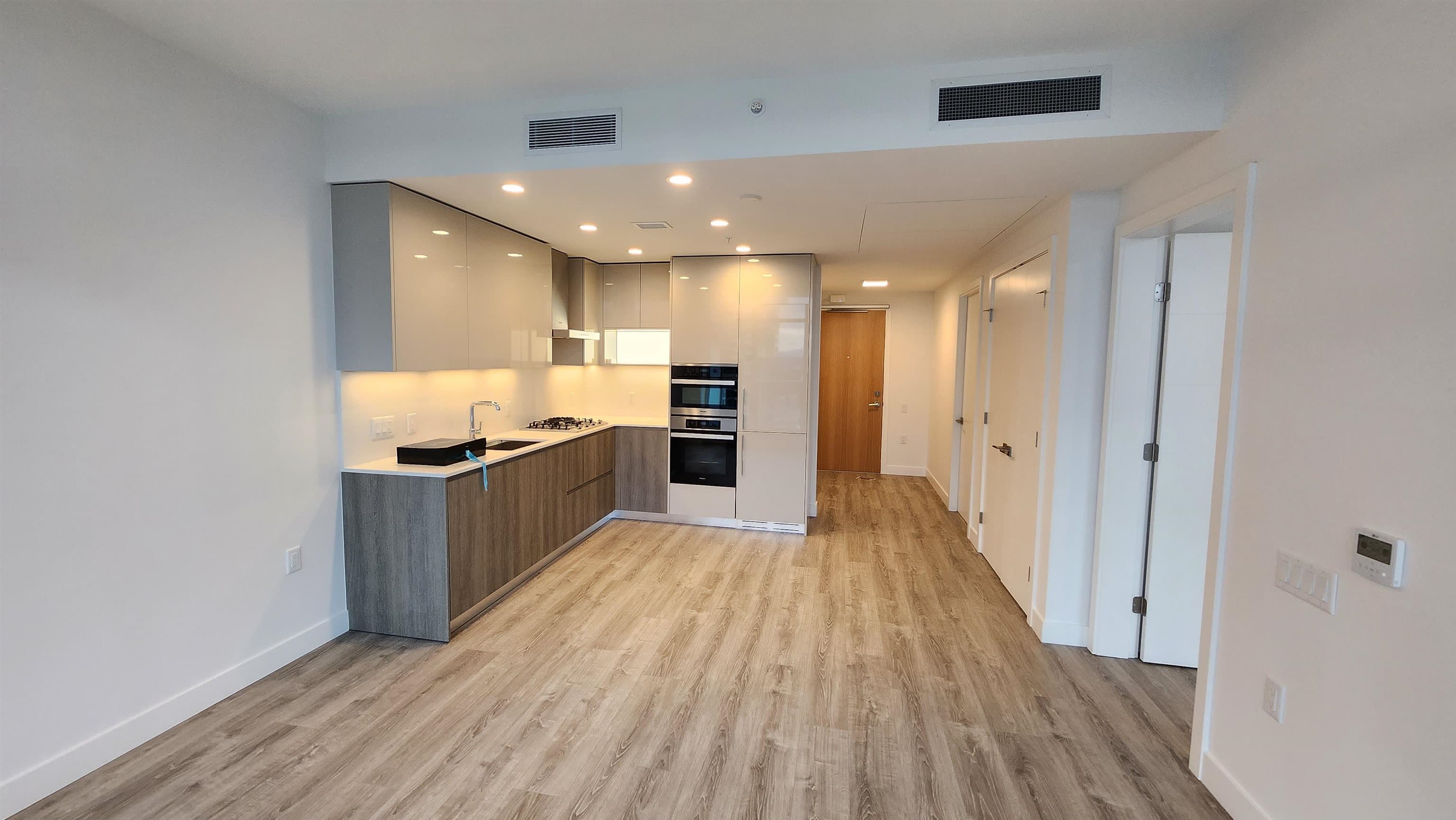 1903 - 6511 Sussex Avenue, Burnaby, V5H 0K5 — photo 2