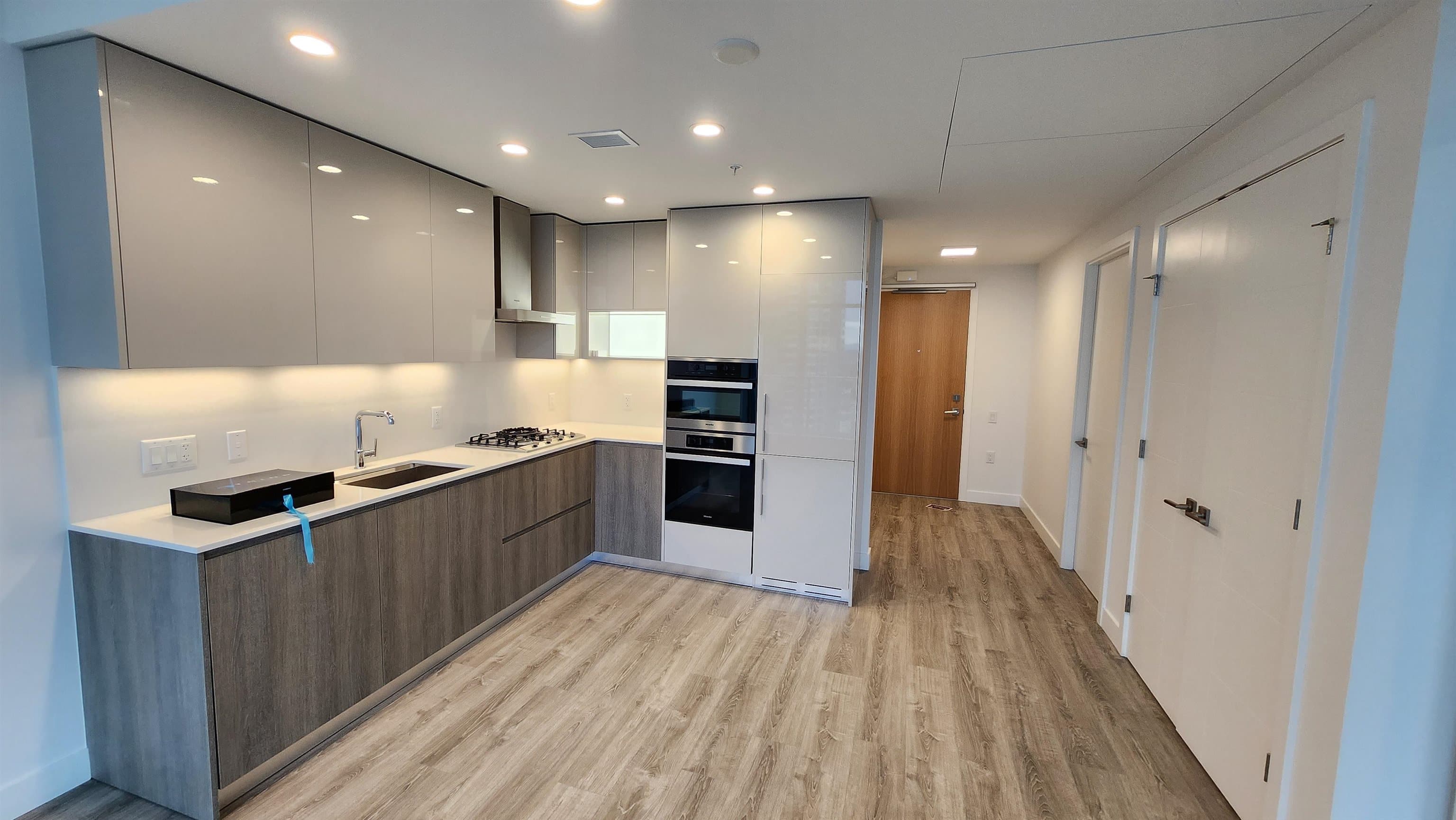 1903 - 6511 Sussex Avenue, Burnaby, V5H 0K5 — photo 3