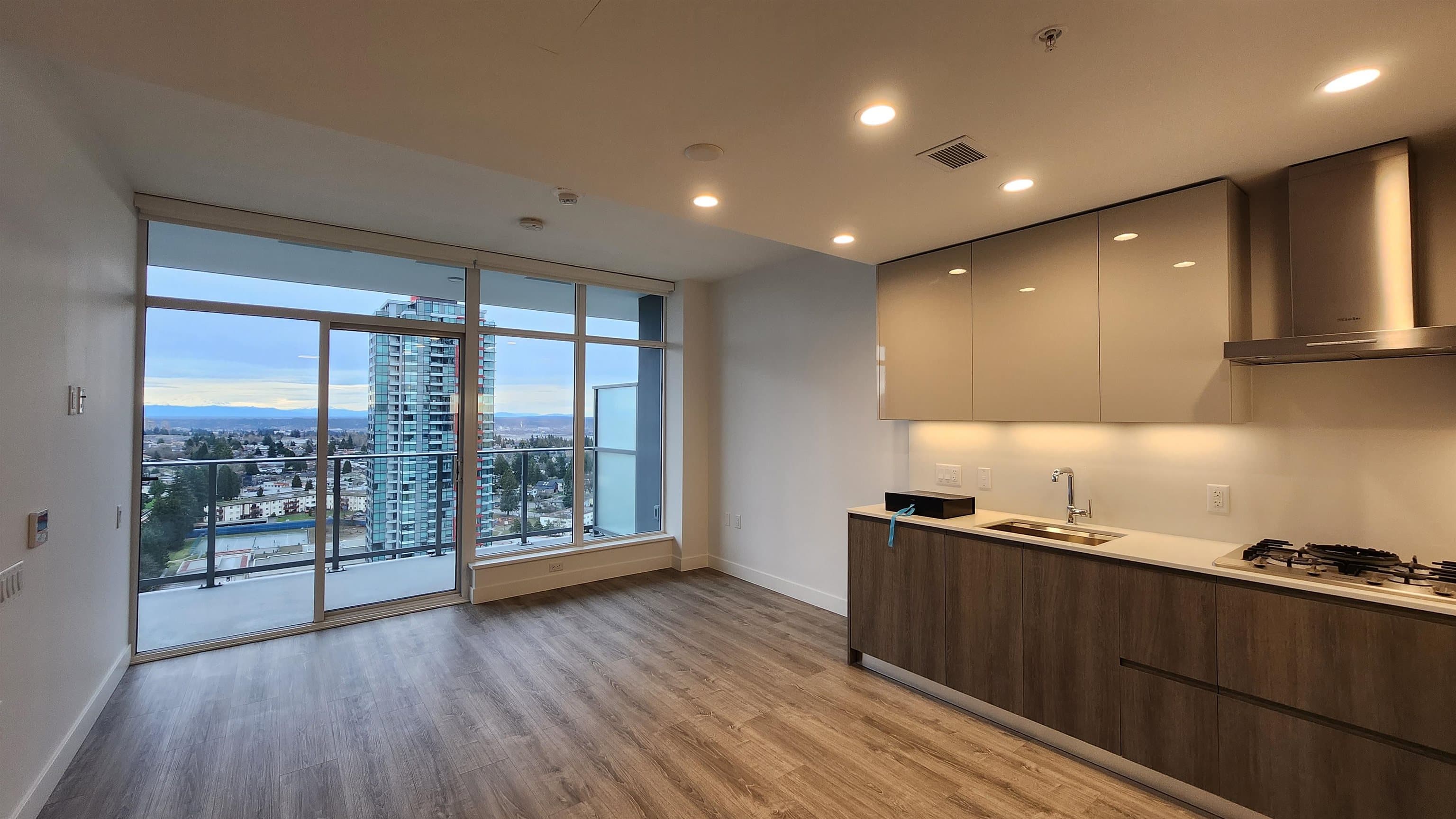 1903 - 6511 Sussex Avenue, Burnaby, V5H 0K5 — photo 5