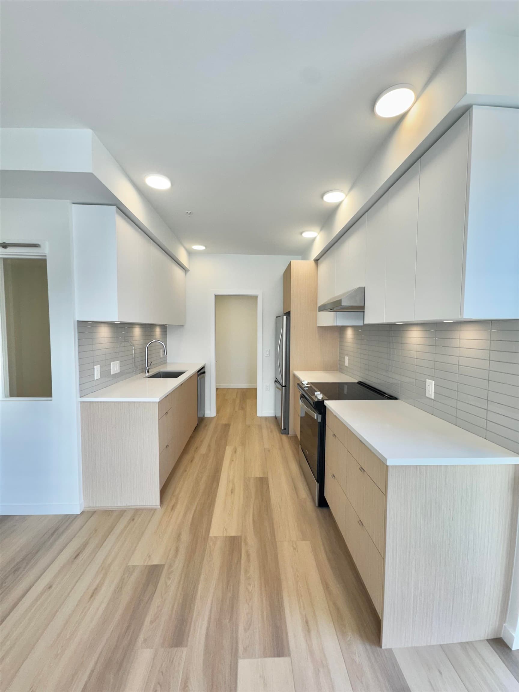 301 - 37994 Second Avenue, Squamish, V8B 0C3 — photo 2