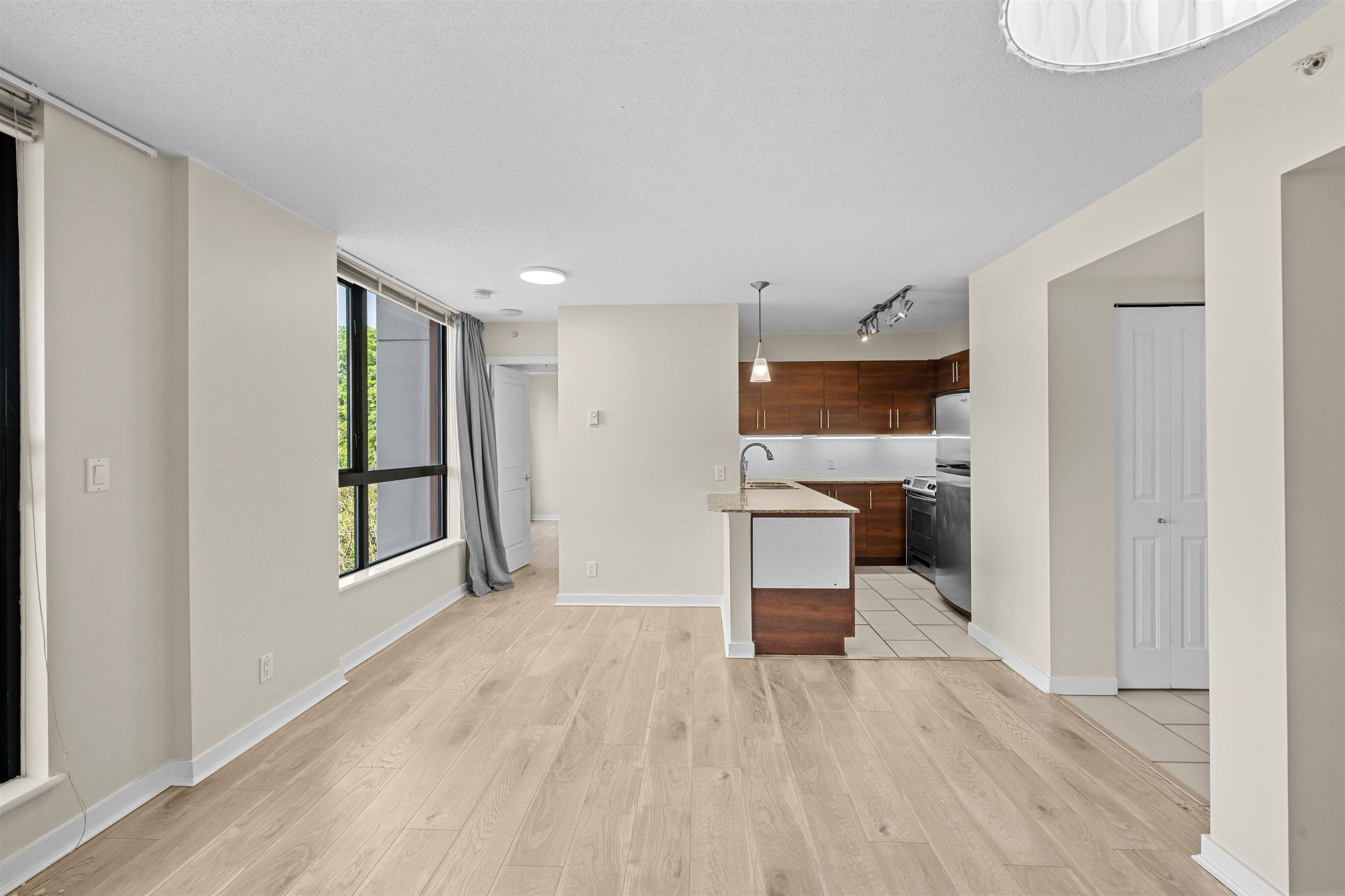 302 - 814 Royal Avenue, New Westminster, V3M 1J9 — photo 5